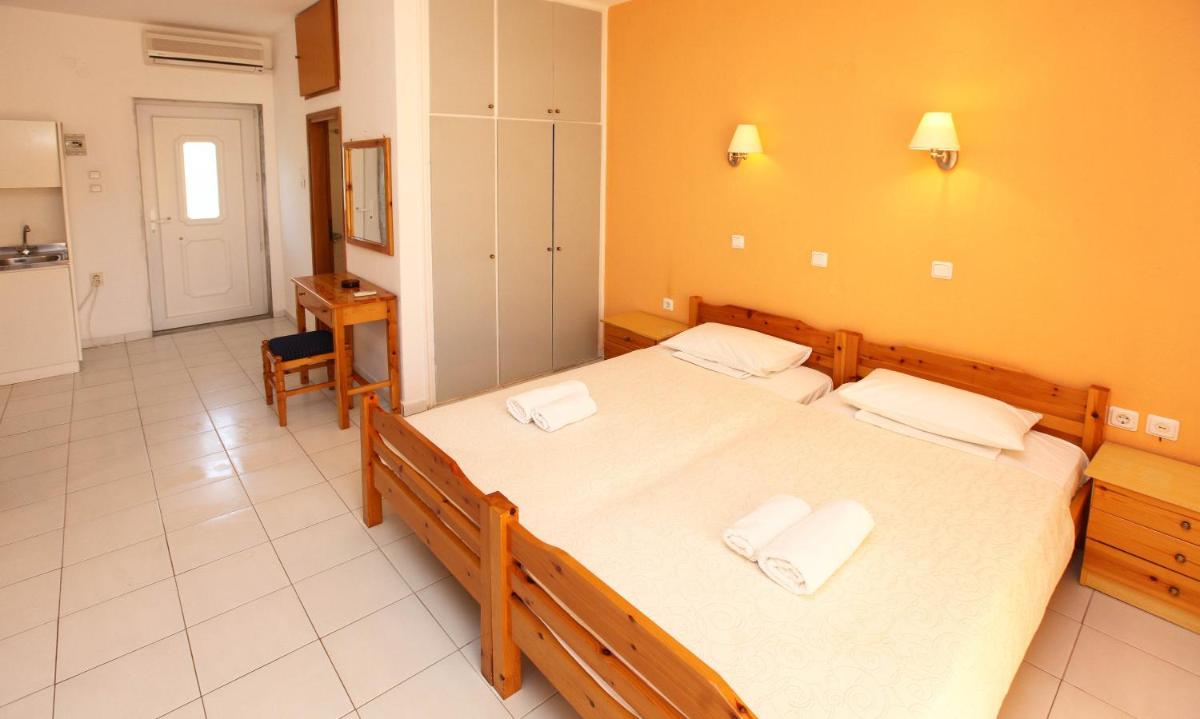 Studio (4 Adults)