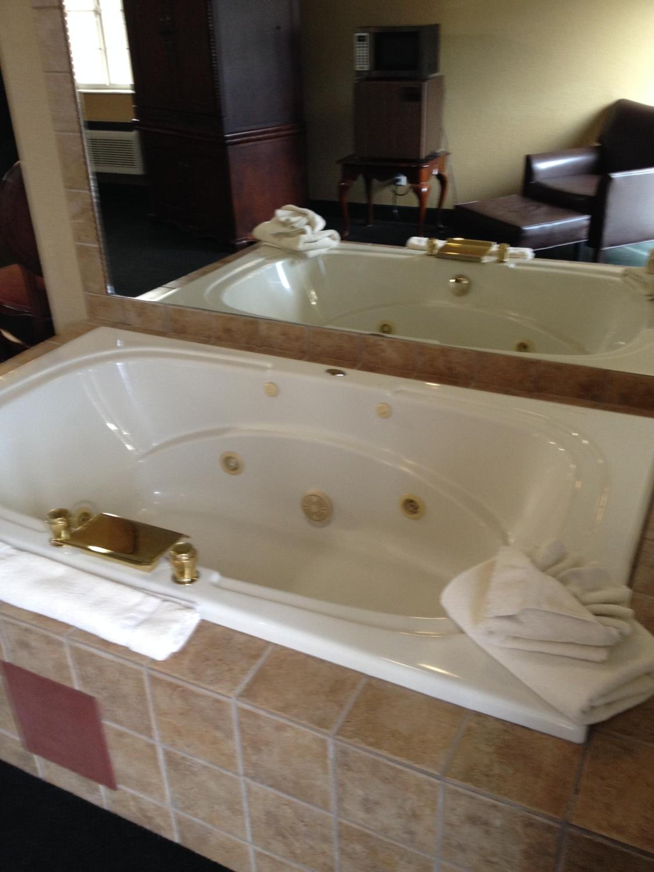 Jetted Tub Room with 1 King Bed - Photo 9