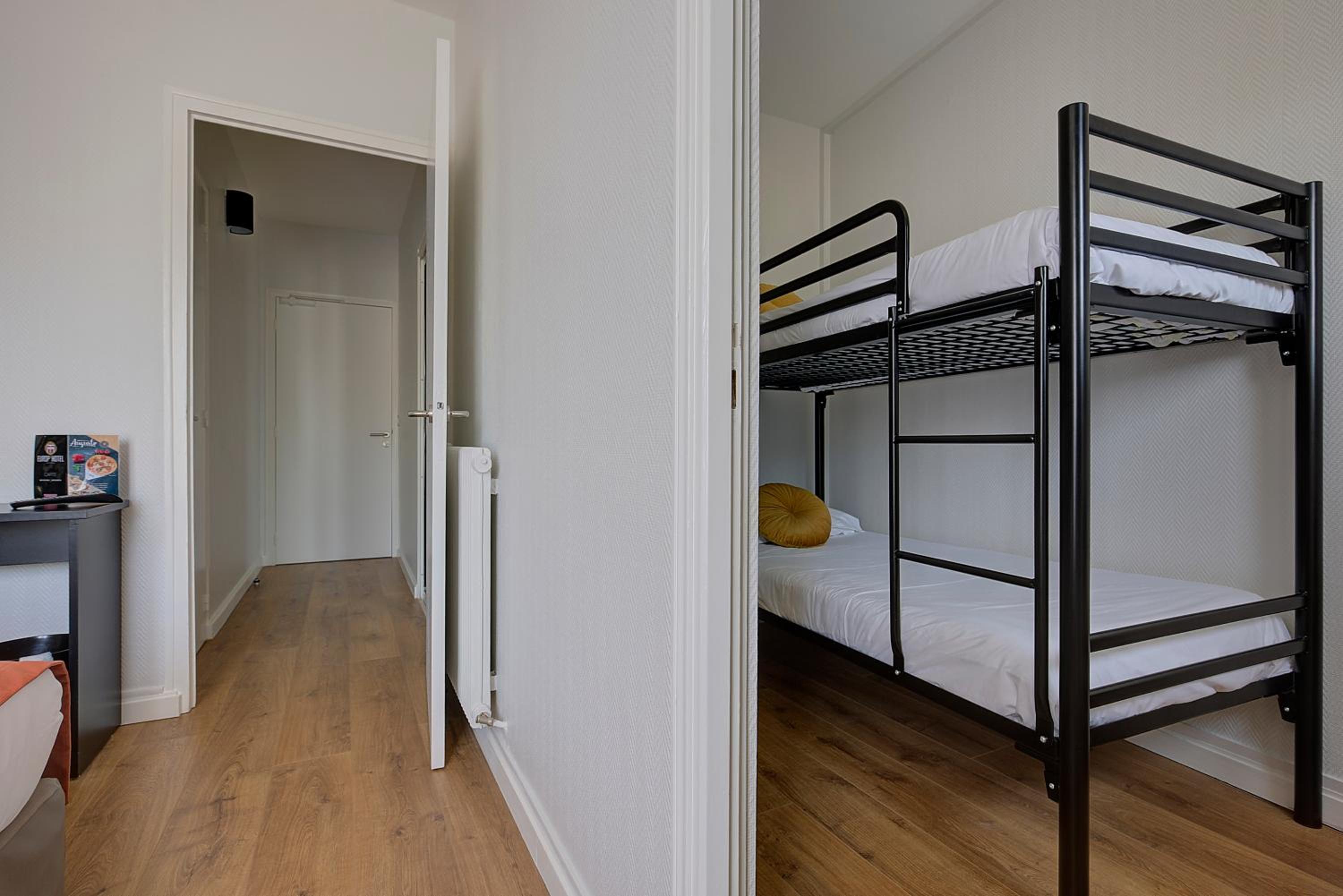Quadruple Room - Photo 7