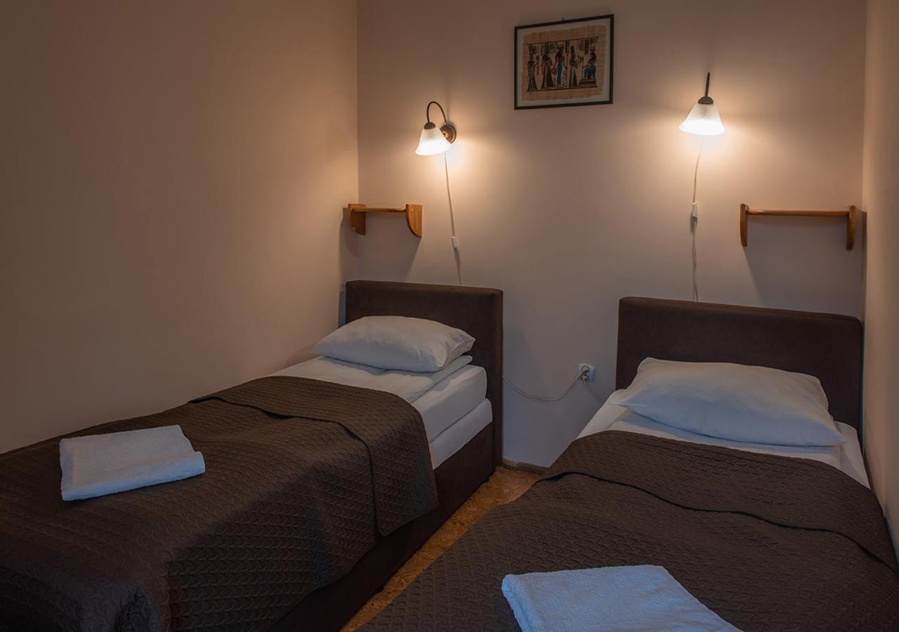 Classic Double or Twin Room with City View photo 2