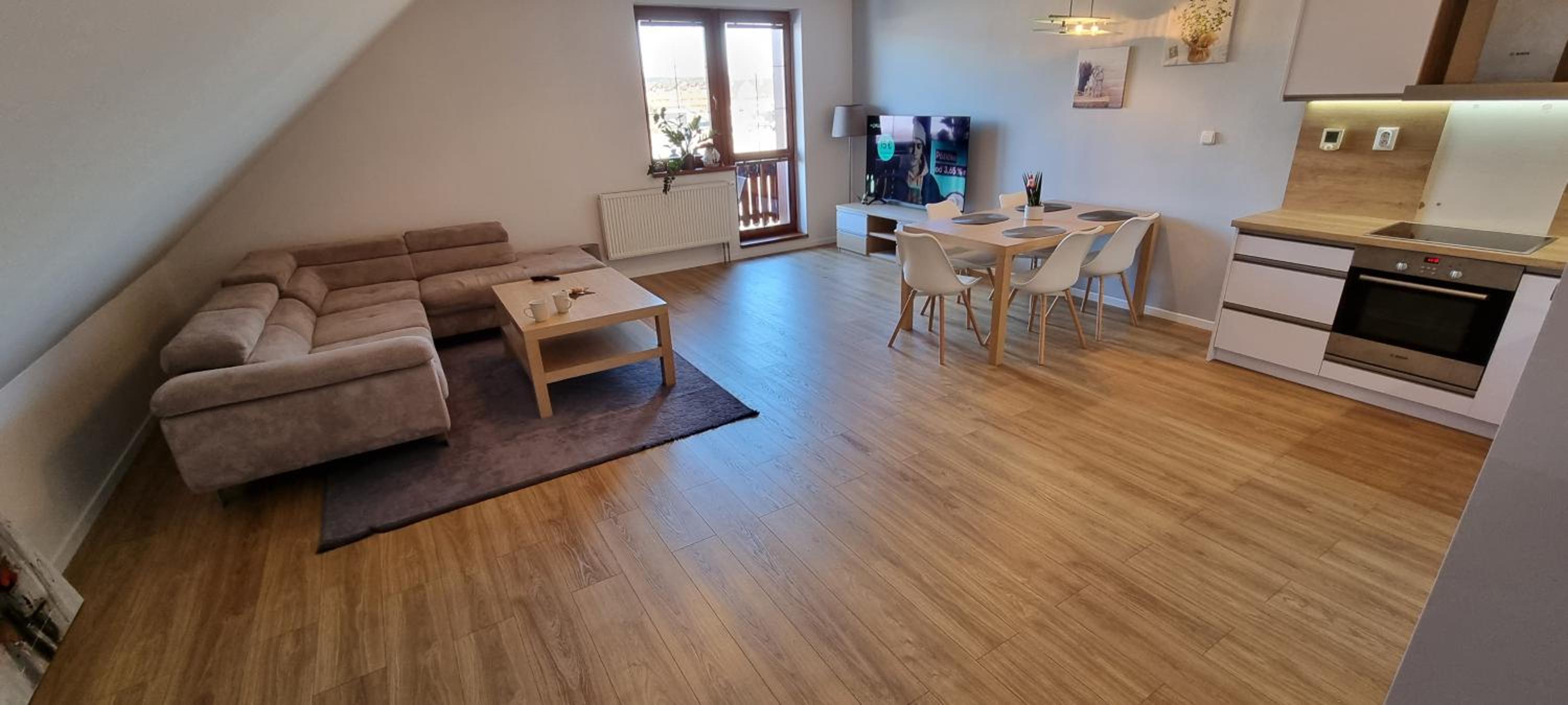 Apartment with Mountain View - Photo 3