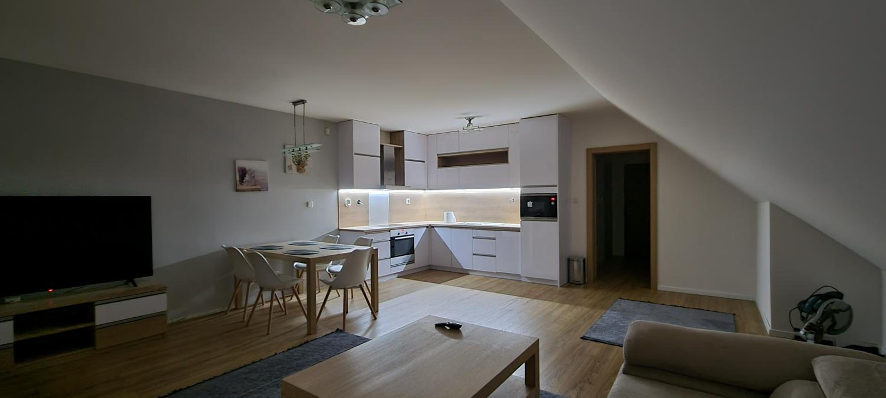 Apartment with Mountain View - Photo 6