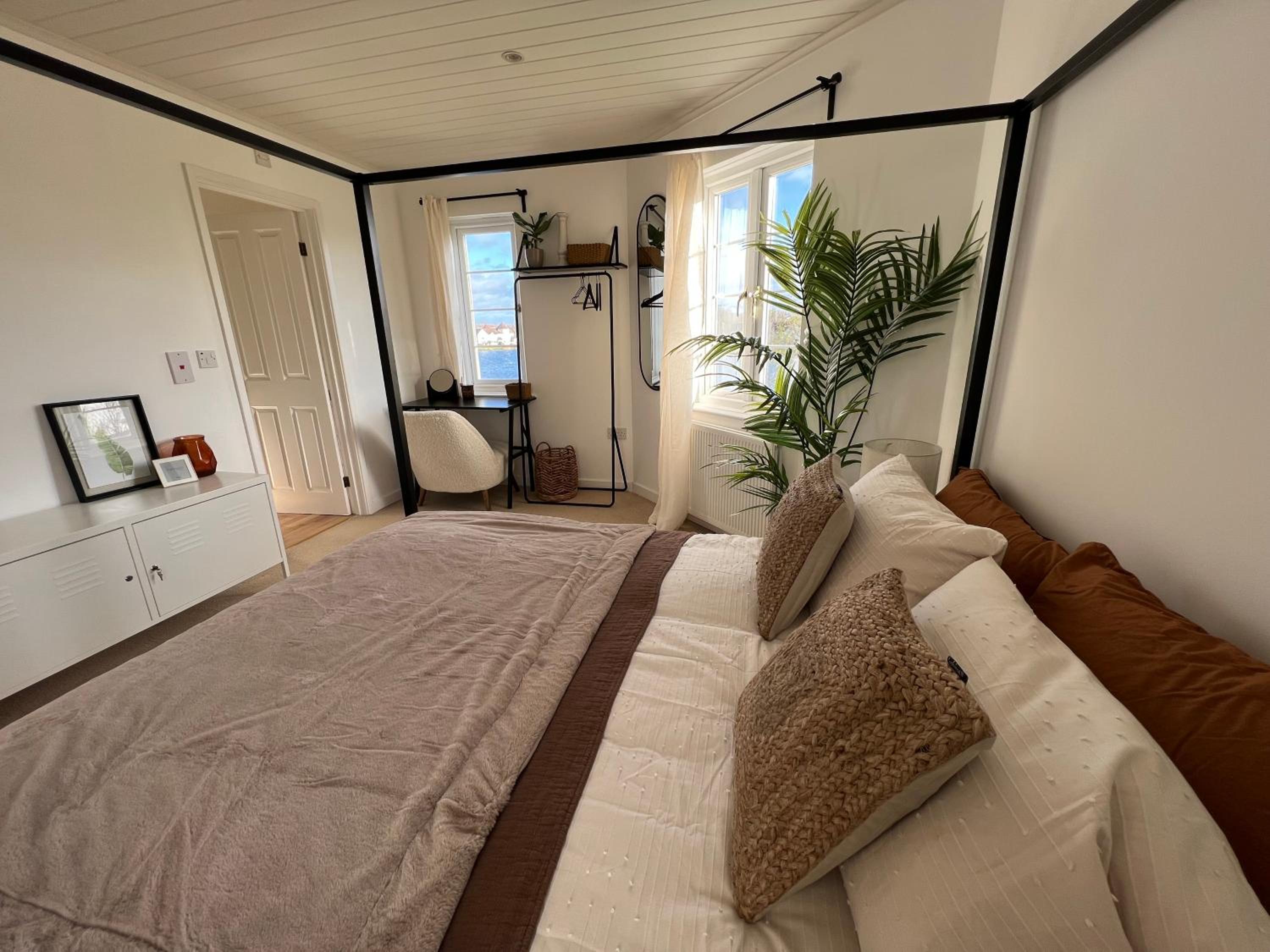 Three-Bedroom House photo 1