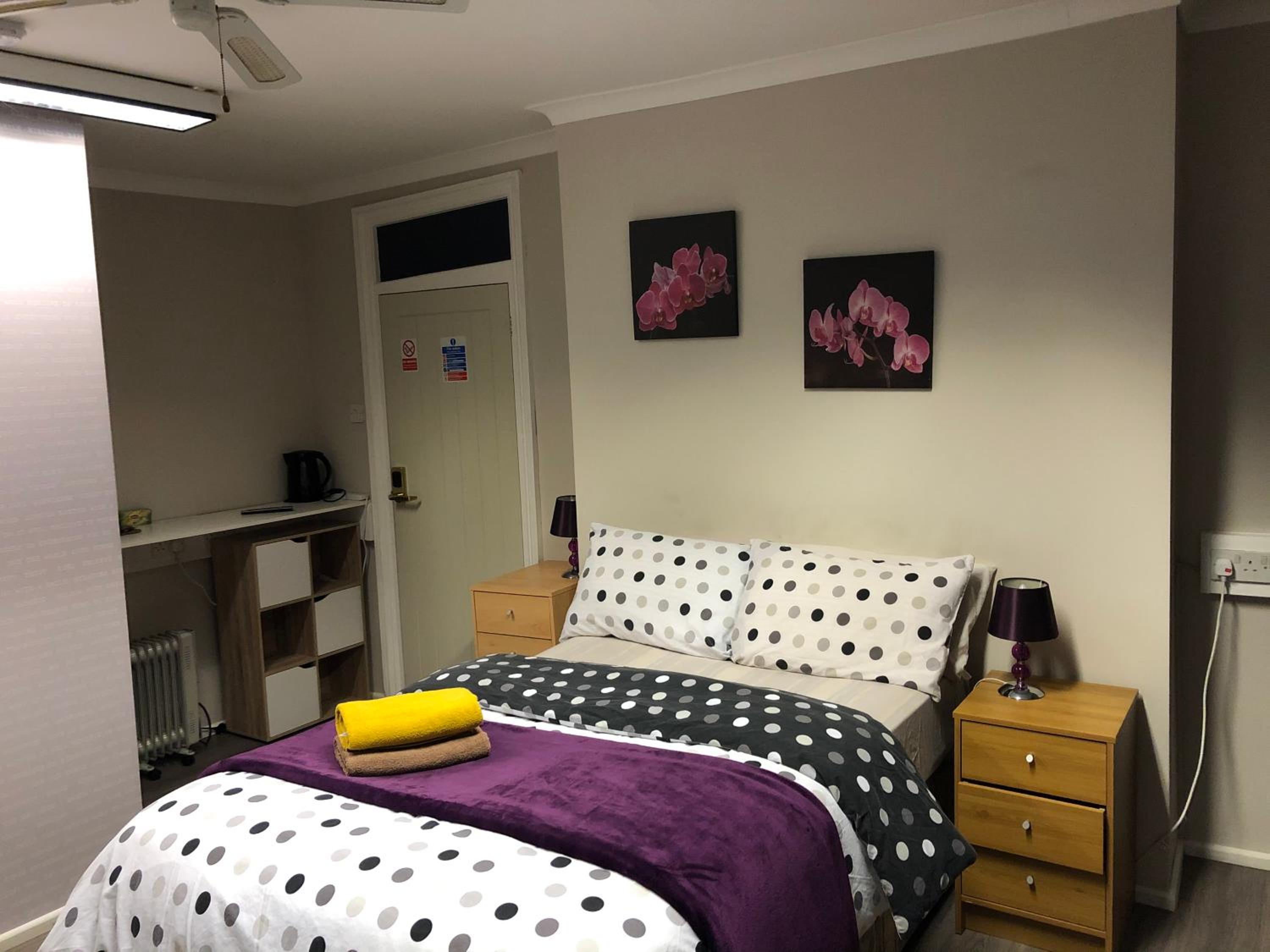 Double Room with Private Bathroom photo 2