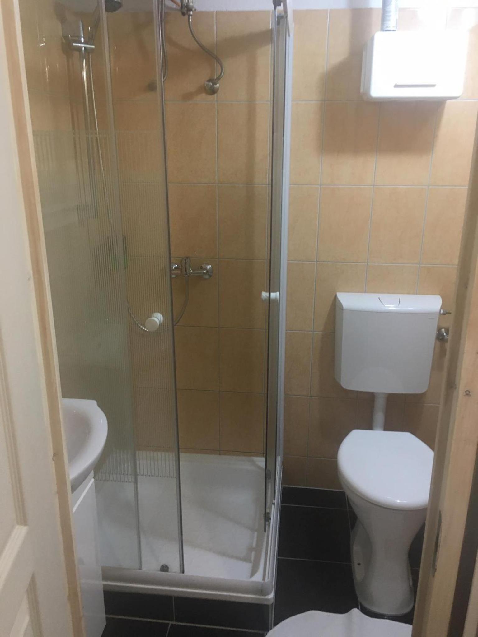Studio Apartment - Photo 35