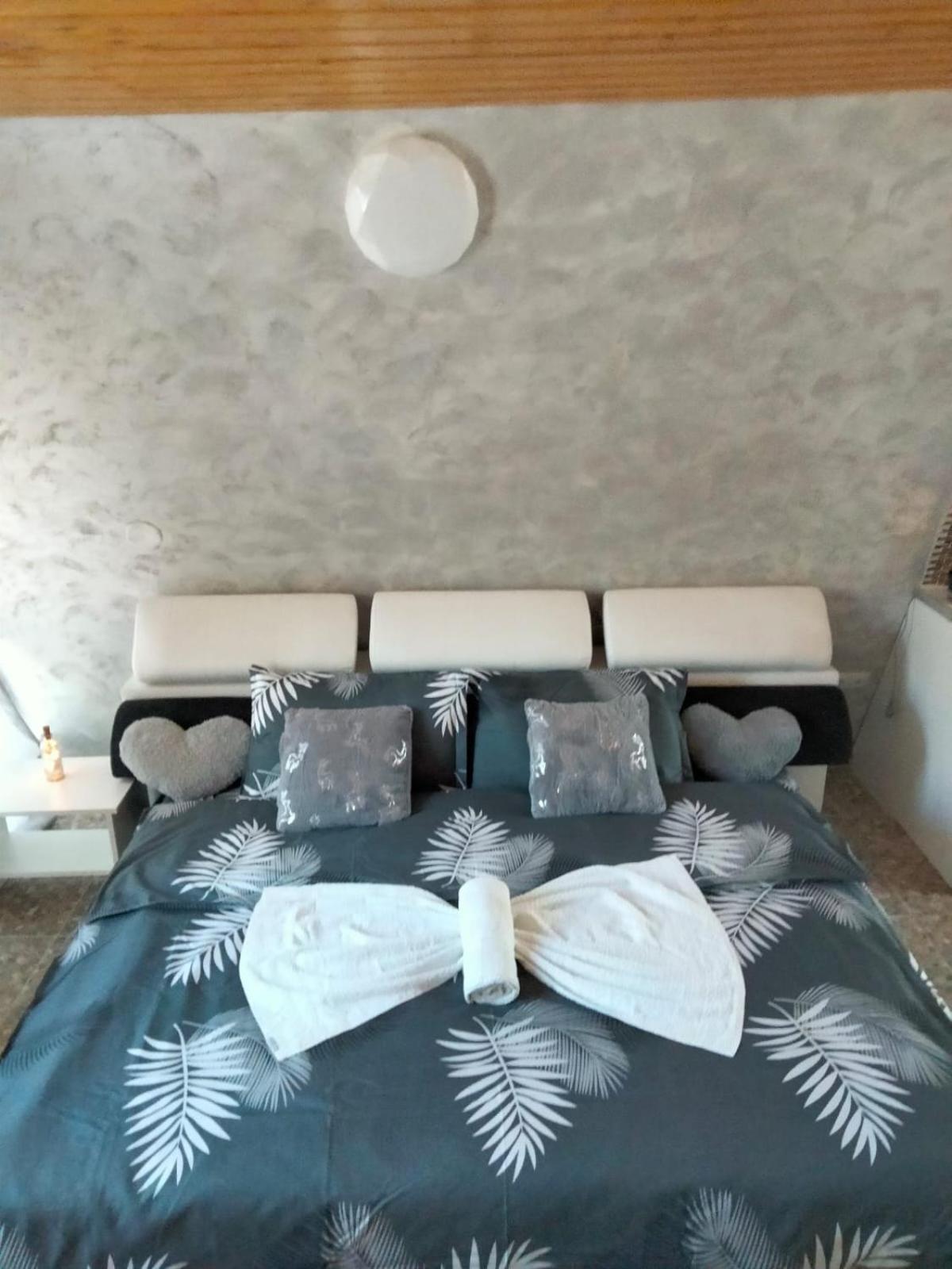Two-Bedroom Villa - Photo 33