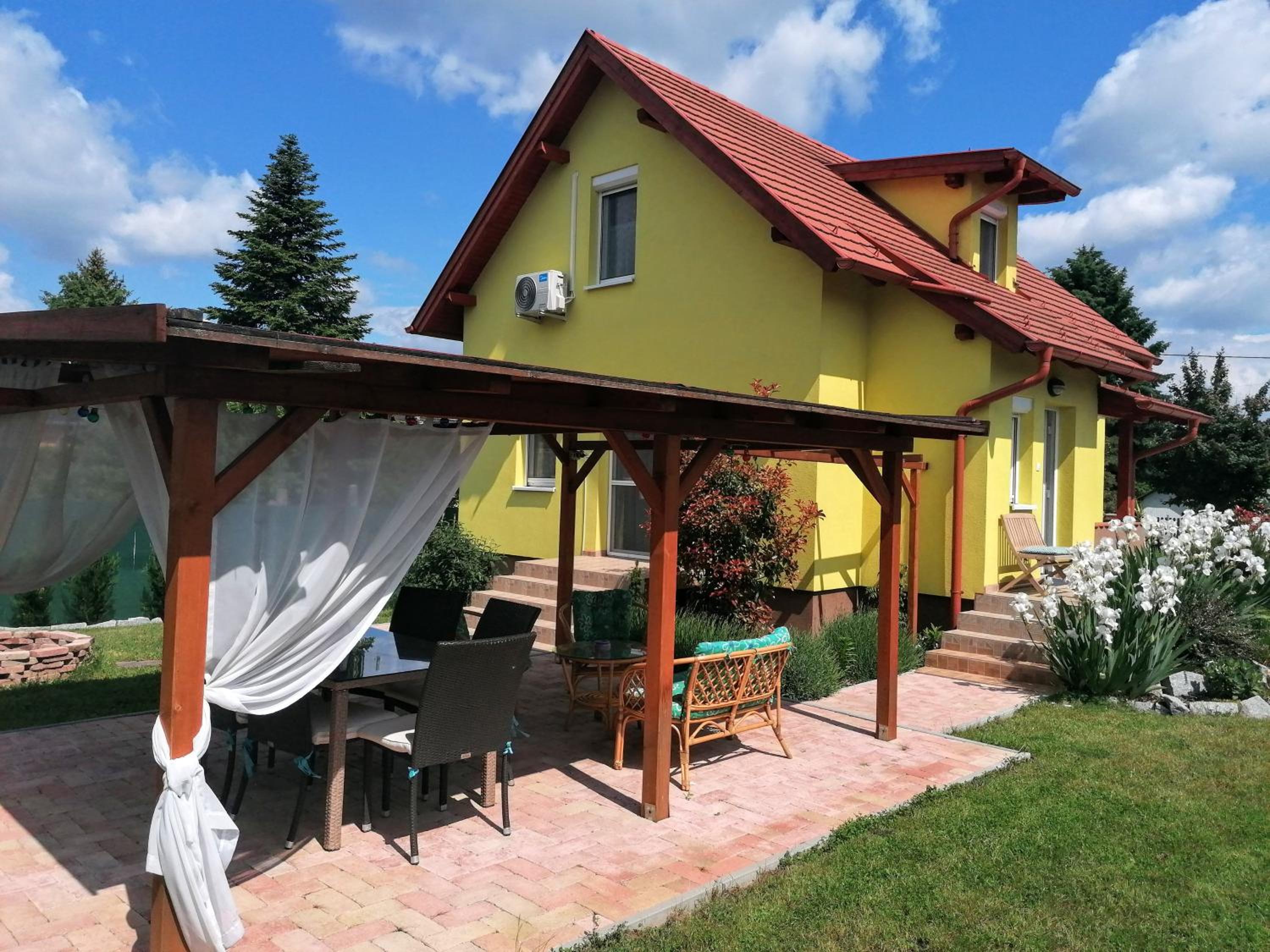 Three-Bedroom Villa - Photo 12