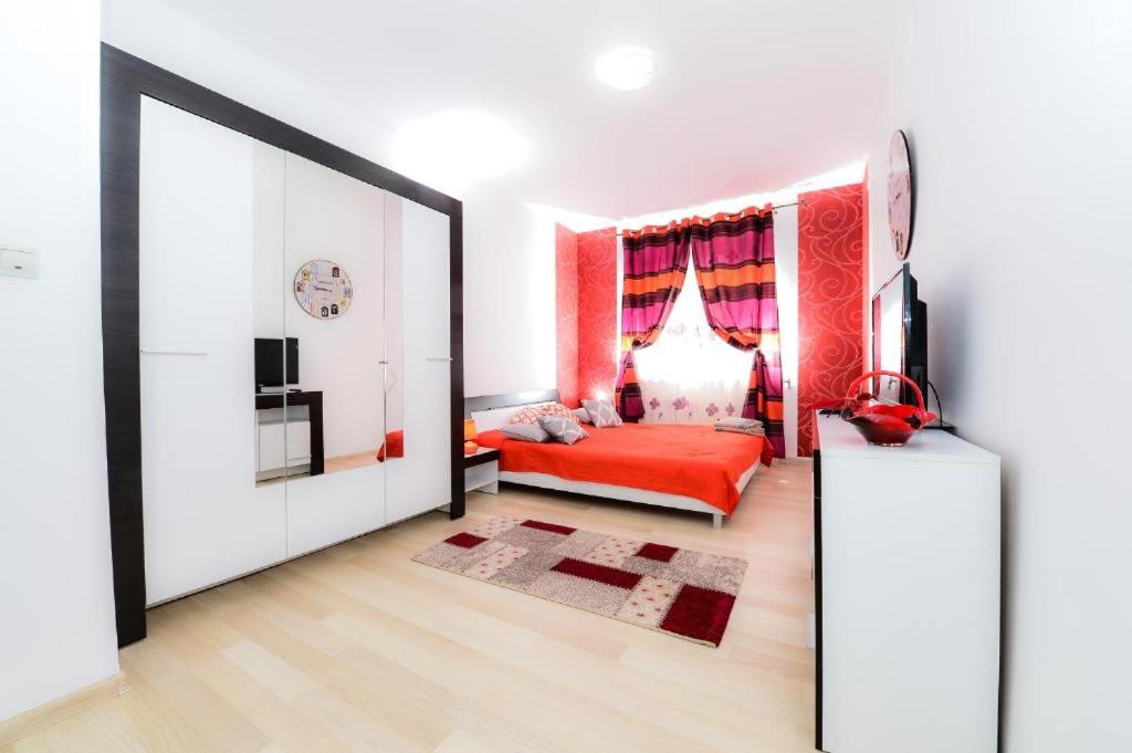 Four-Bedroom House photo 2