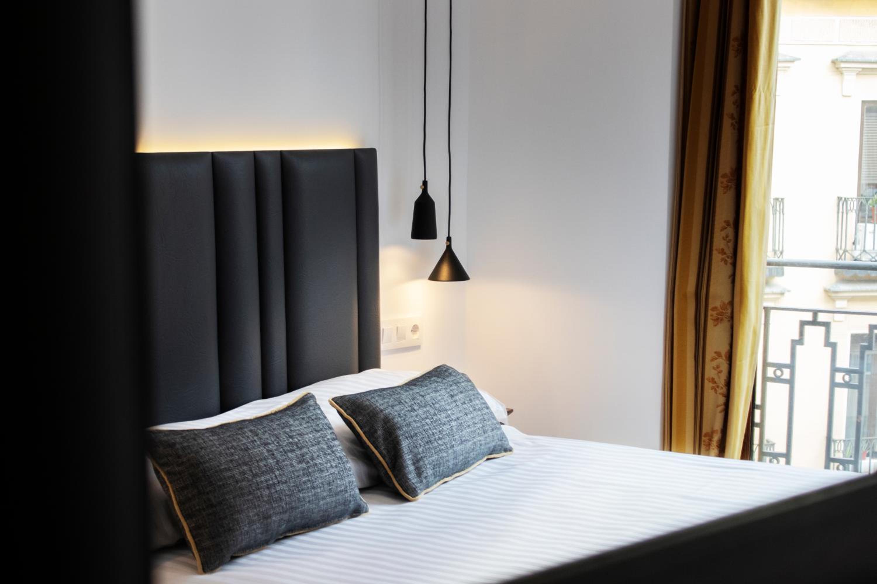 Double or Twin Room - Photo 8