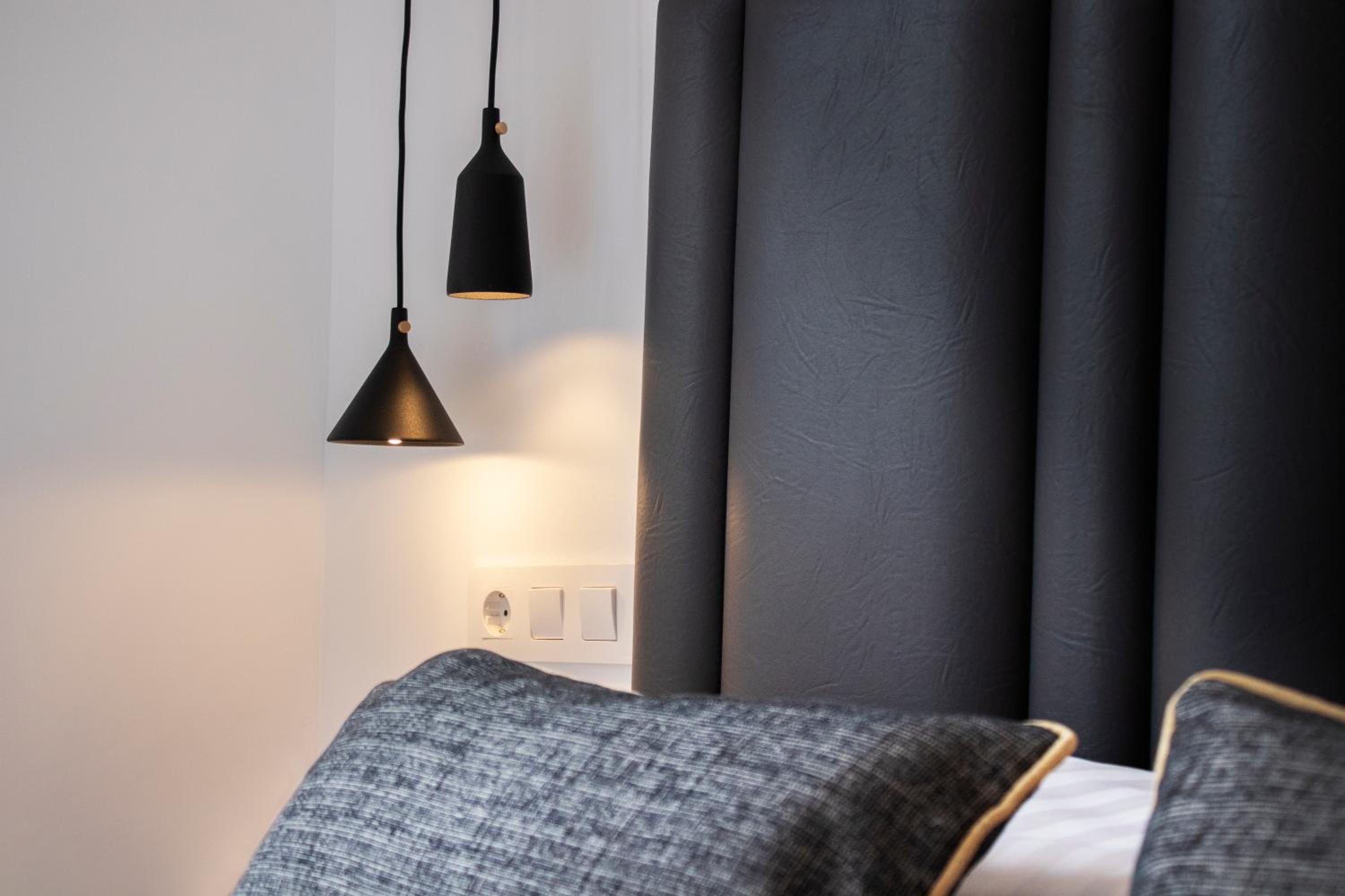 Double or Twin Room - Photo 9