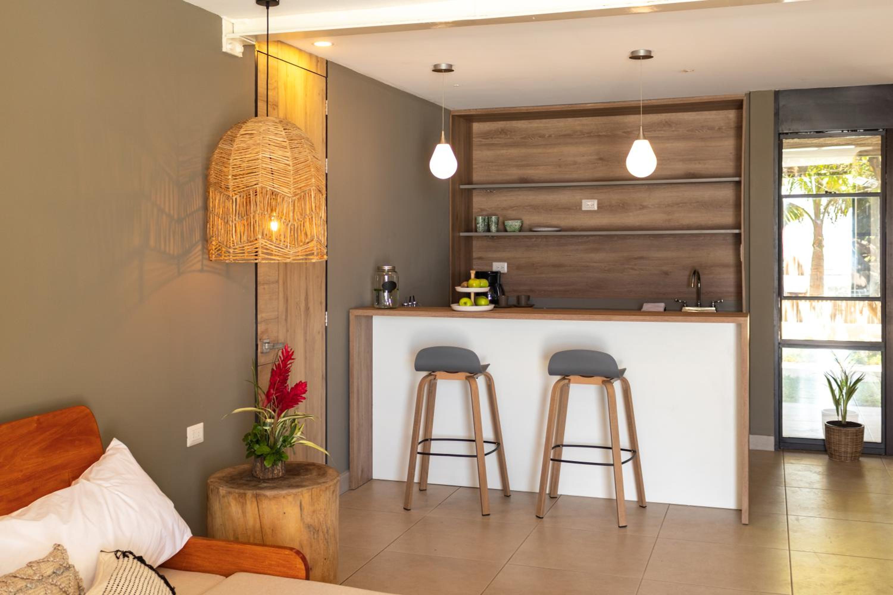One-Bedroom Apartment - Photo 4