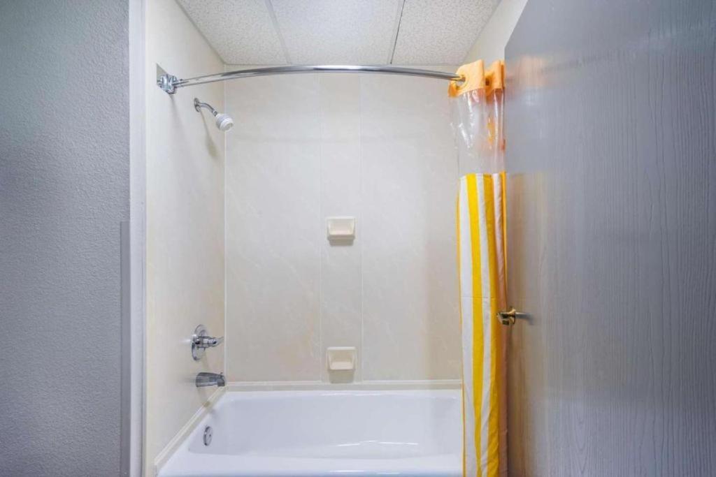 Double Room with Two Double Beds - Photo 3