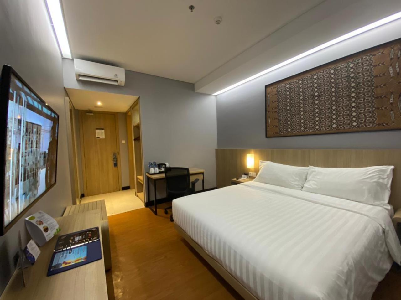 Superior Double Room with Shower Only - Non-Smoking - Photo 1
