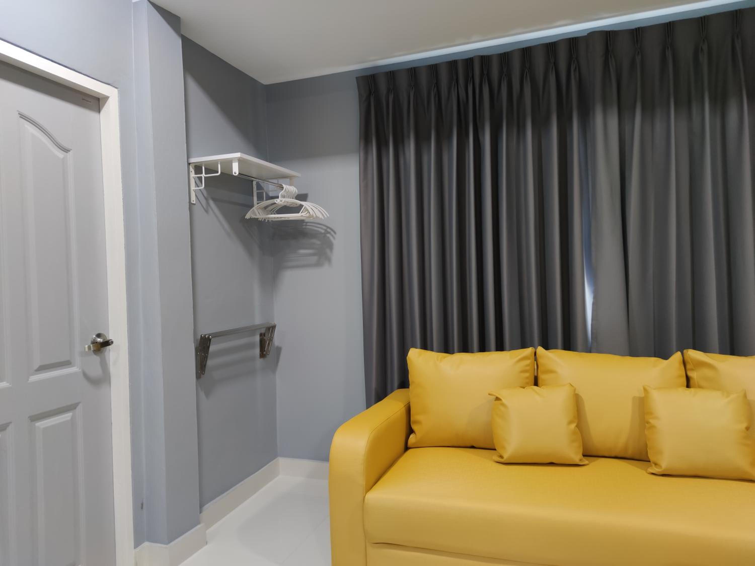 Deluxe Quadruple Room - Photo 6