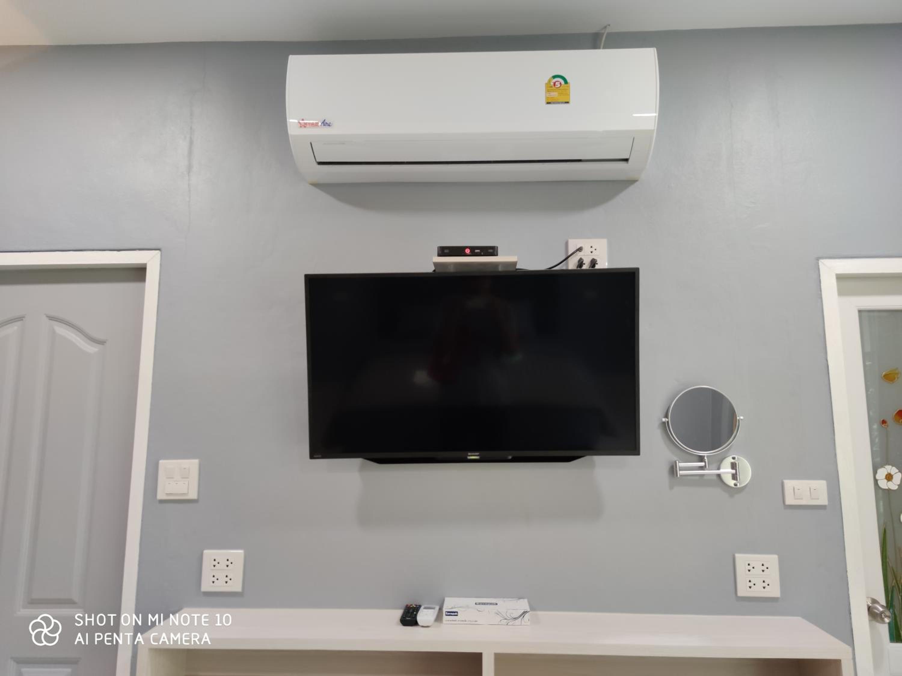 Deluxe King Room - Photo 6