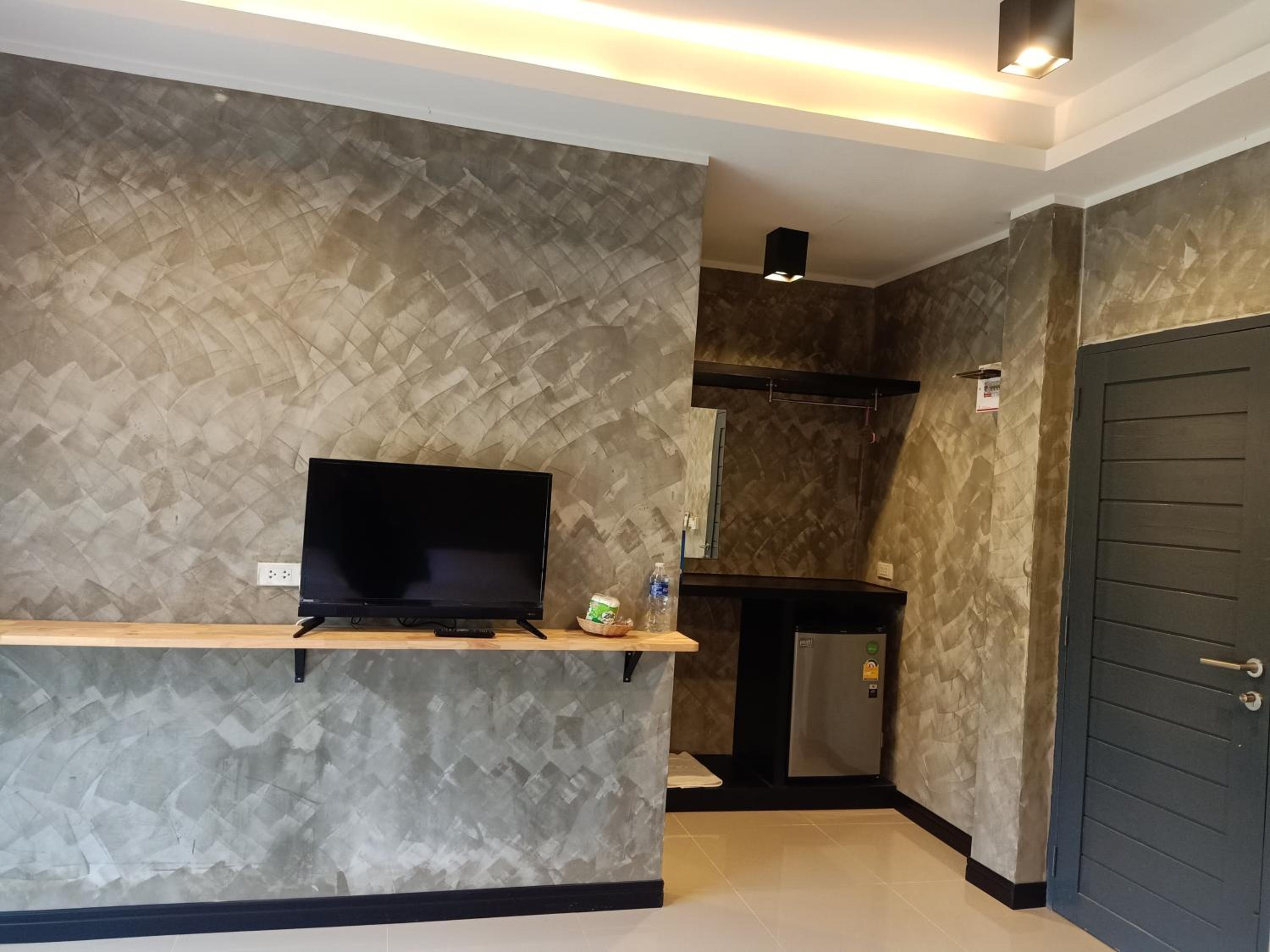 Twin Room with Private Bathroom - Photo 5