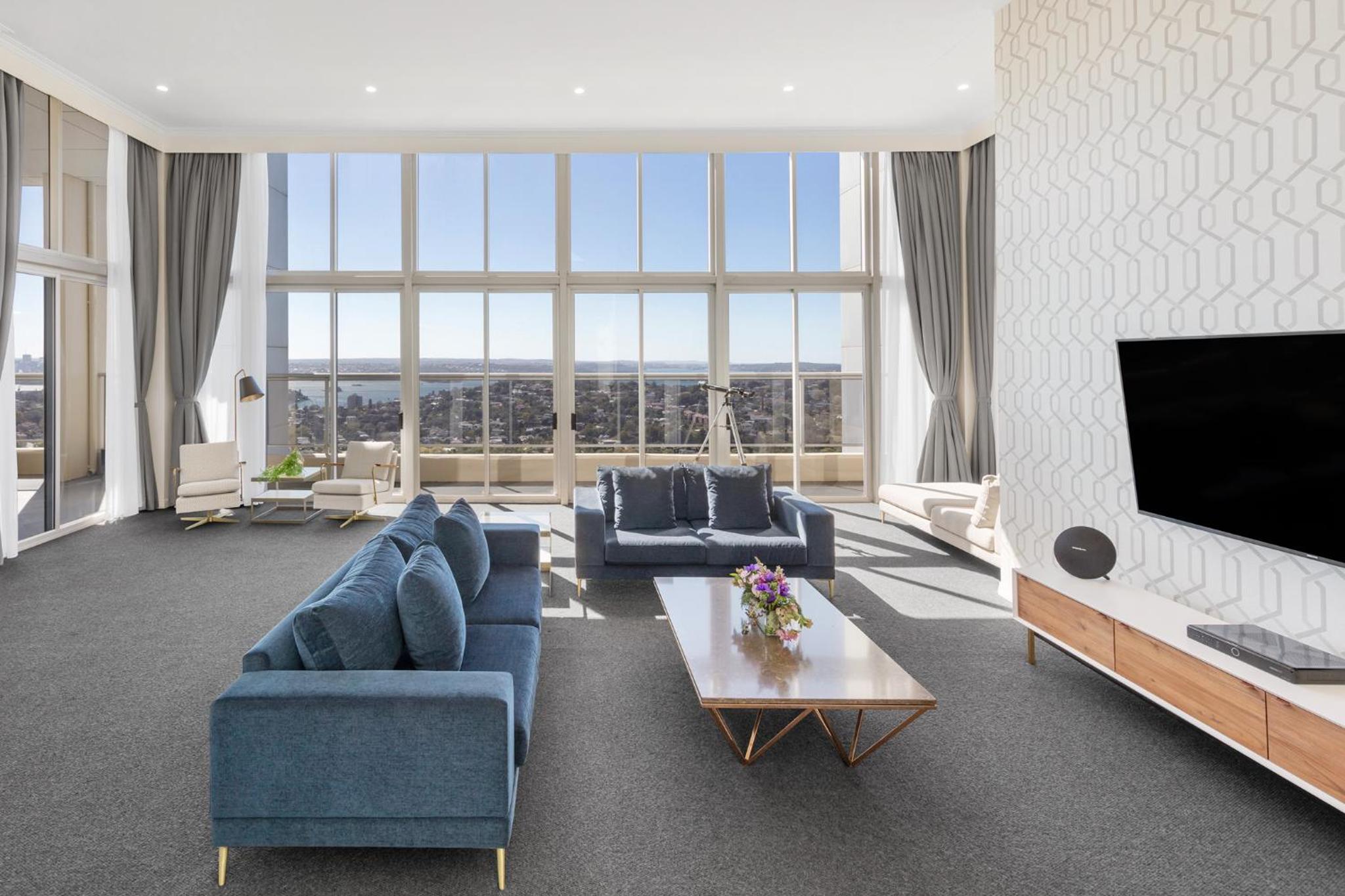 Three-Bedroom Harbor Penthouse photo 3