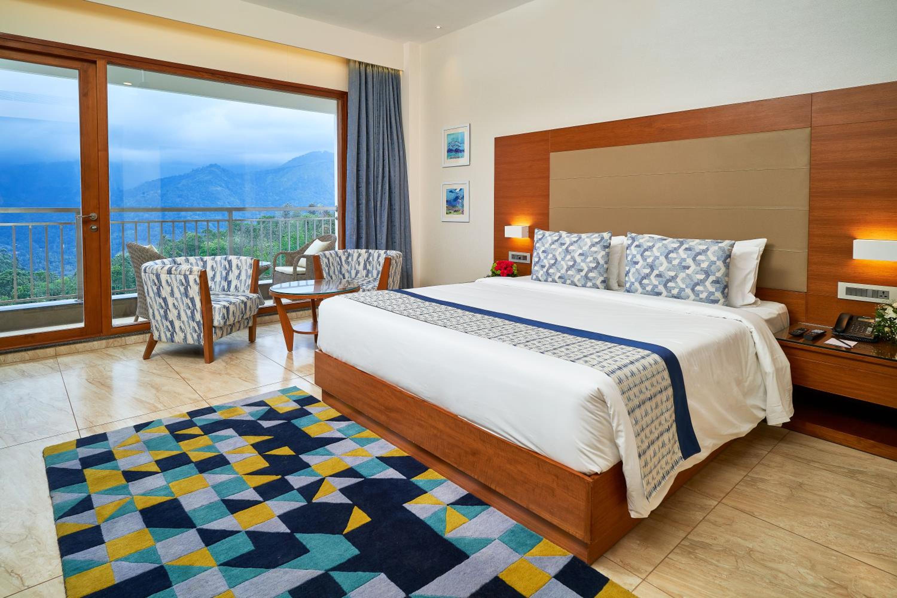 Legacy Deluxe Suite - King - Photo 1