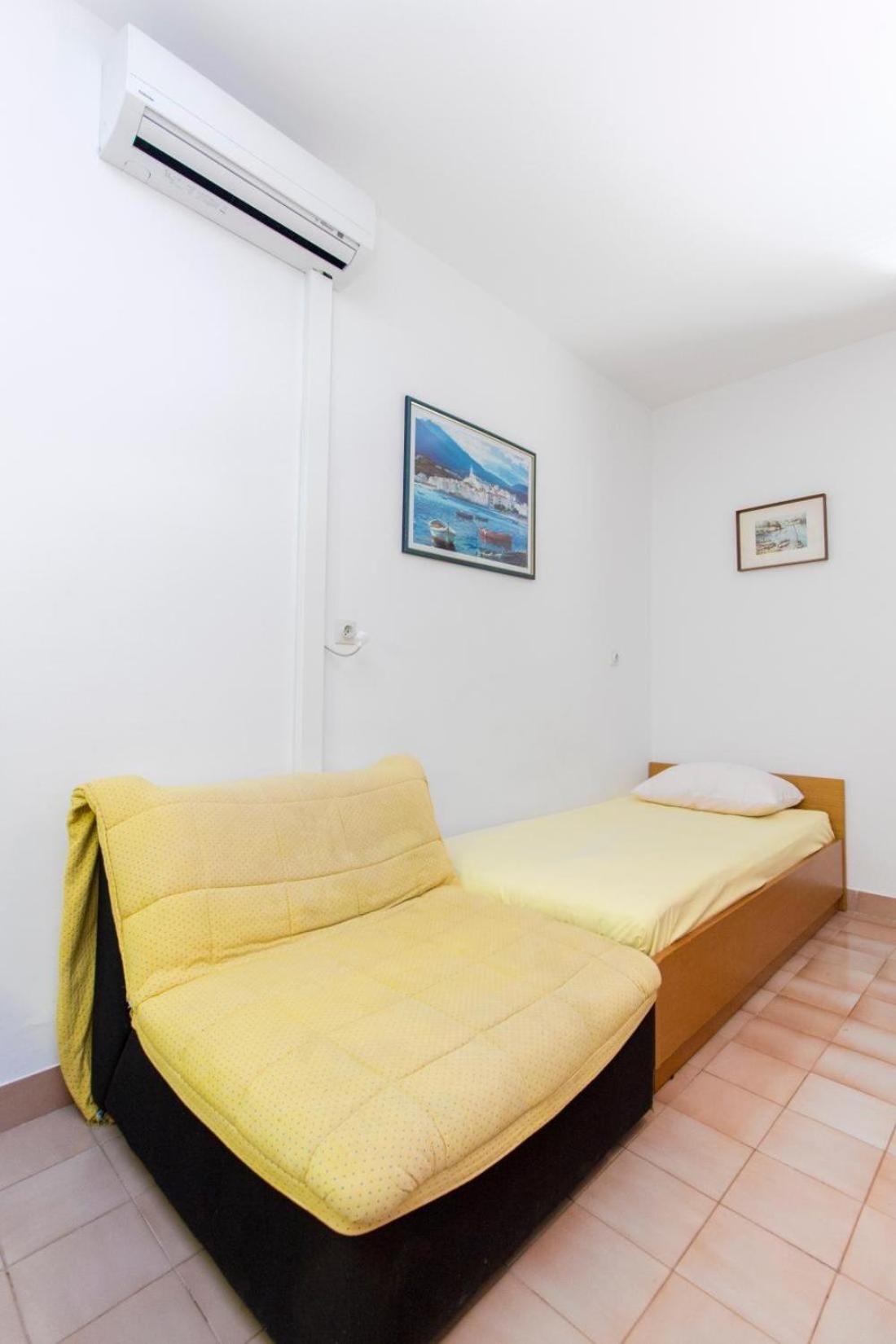 One-Bedroom Apartment with Balcony and Sea View