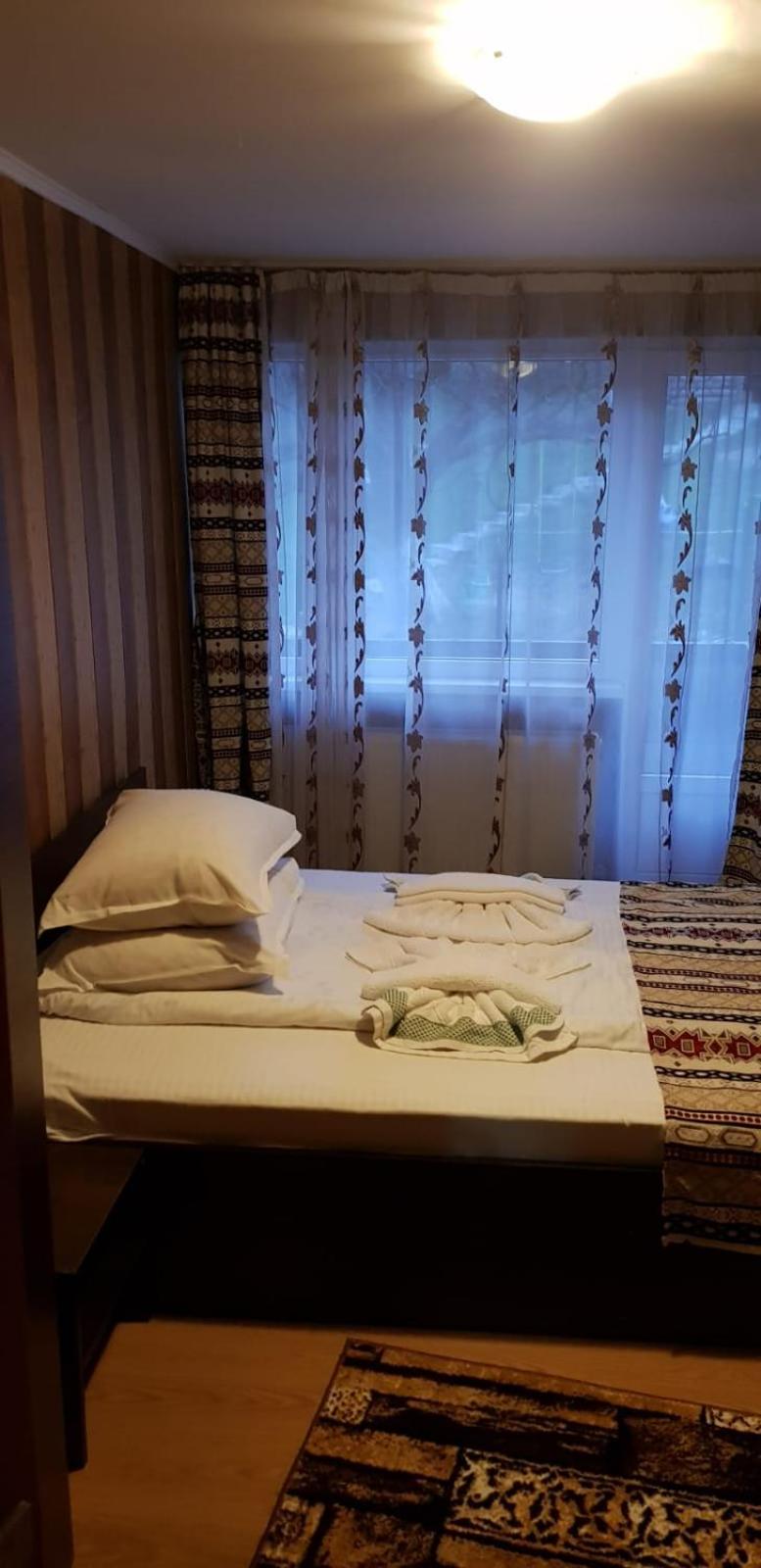 Double Room with Balcony - Photo 8