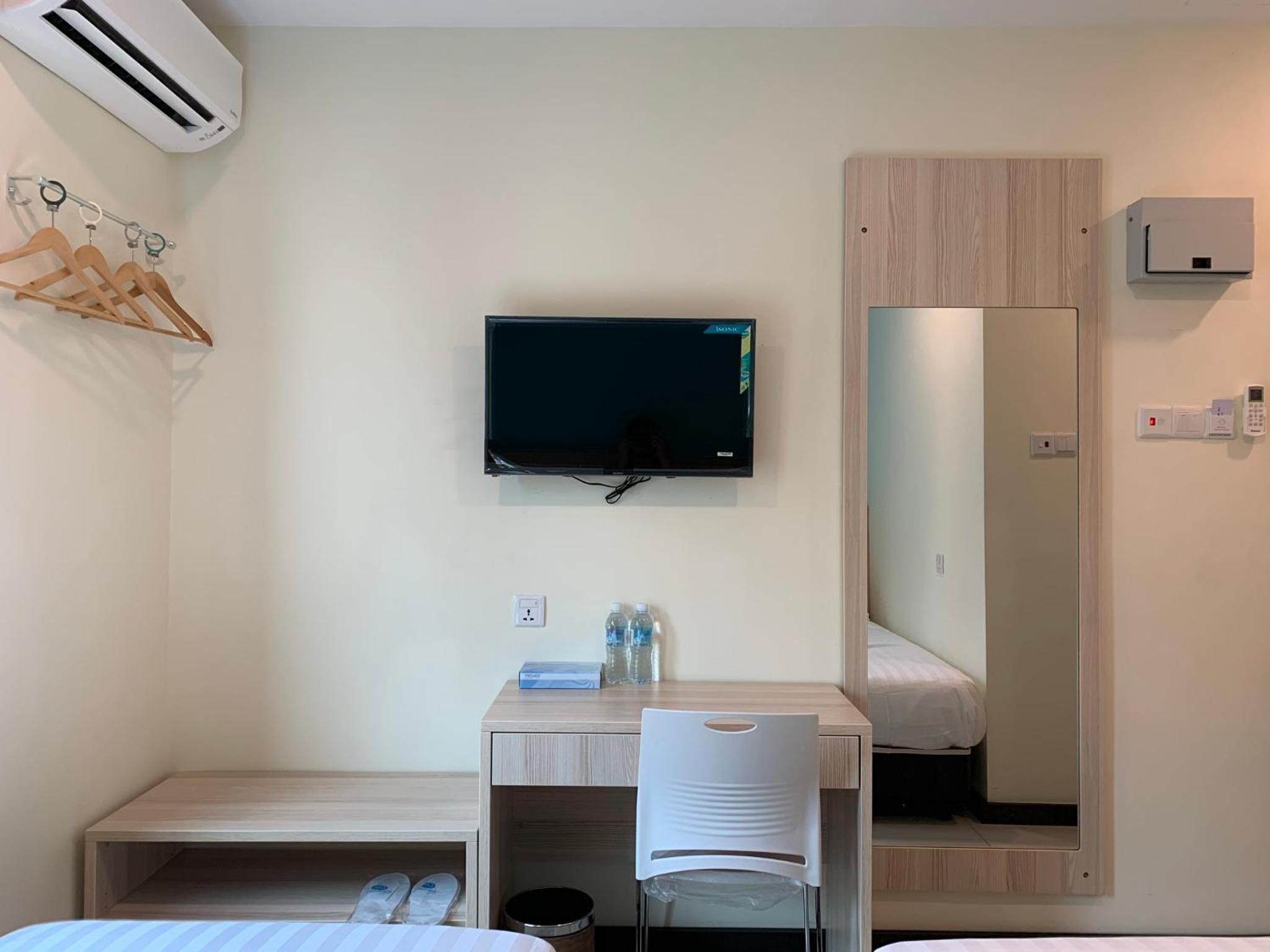 Standard Twin Room - Photo 2