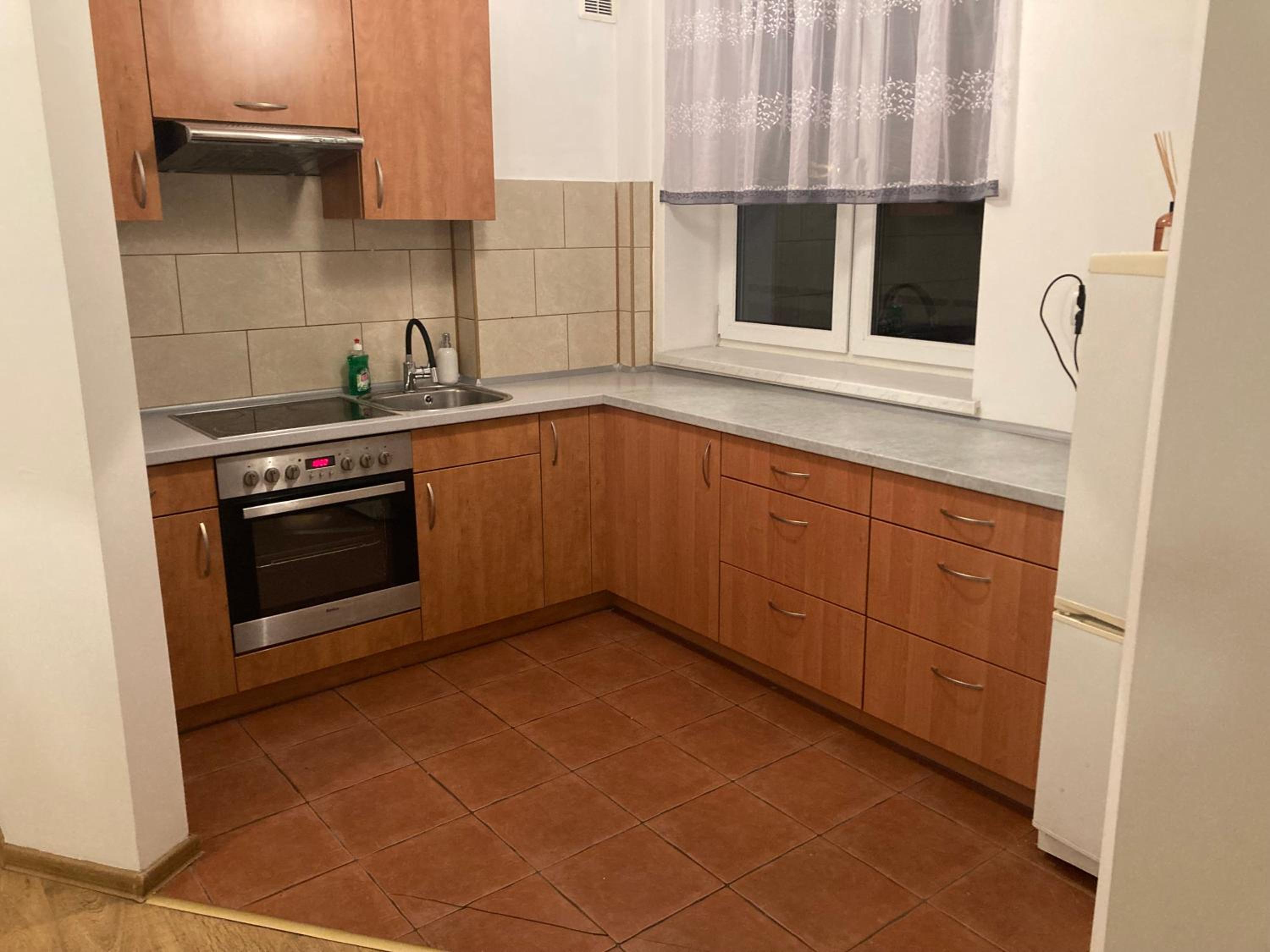 One-Bedroom Apartment - Photo 2