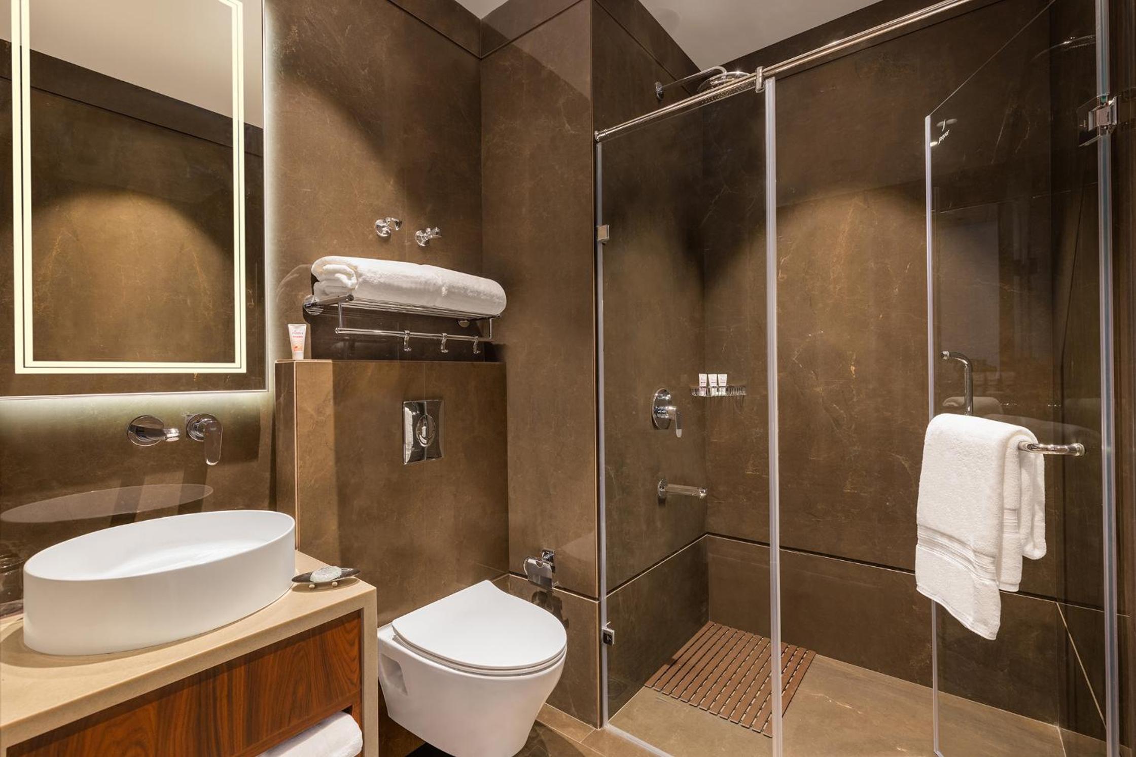 Standard King Room - Photo 3