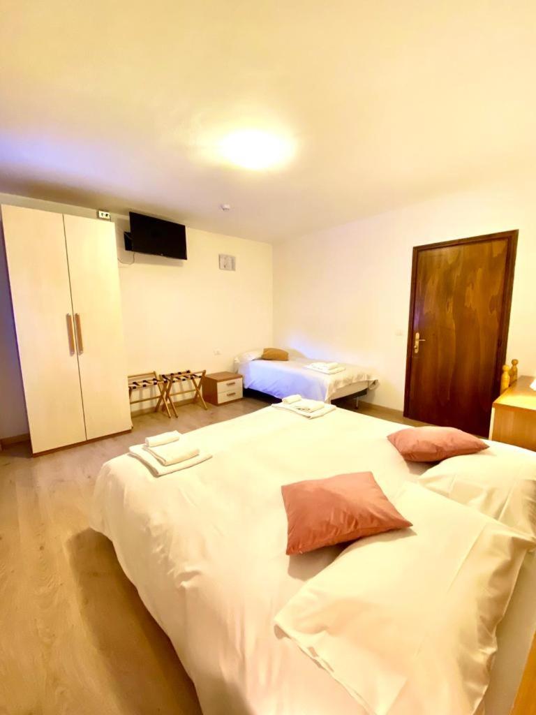 Triple Room - Photo 7