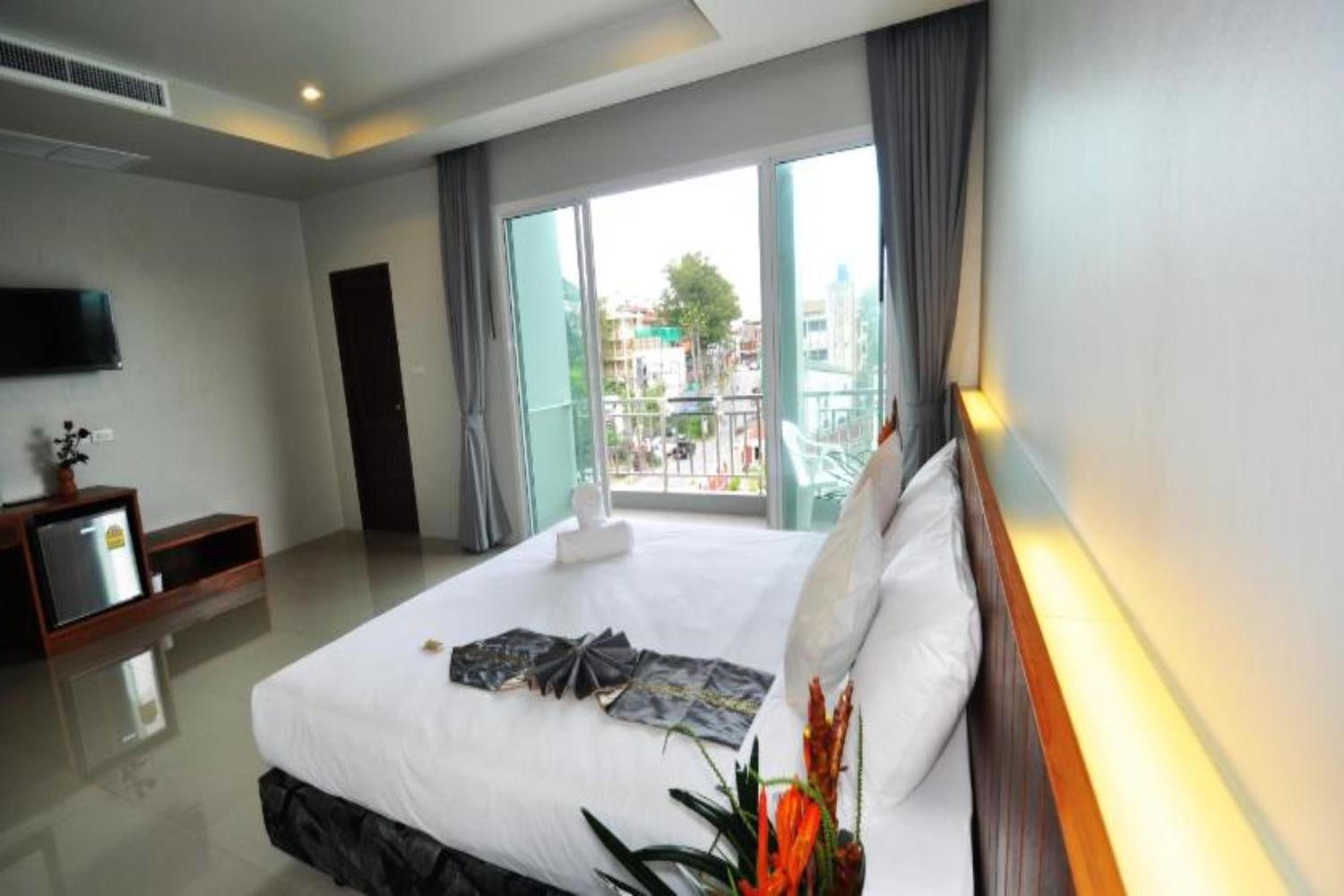 Superior King Room photo 2