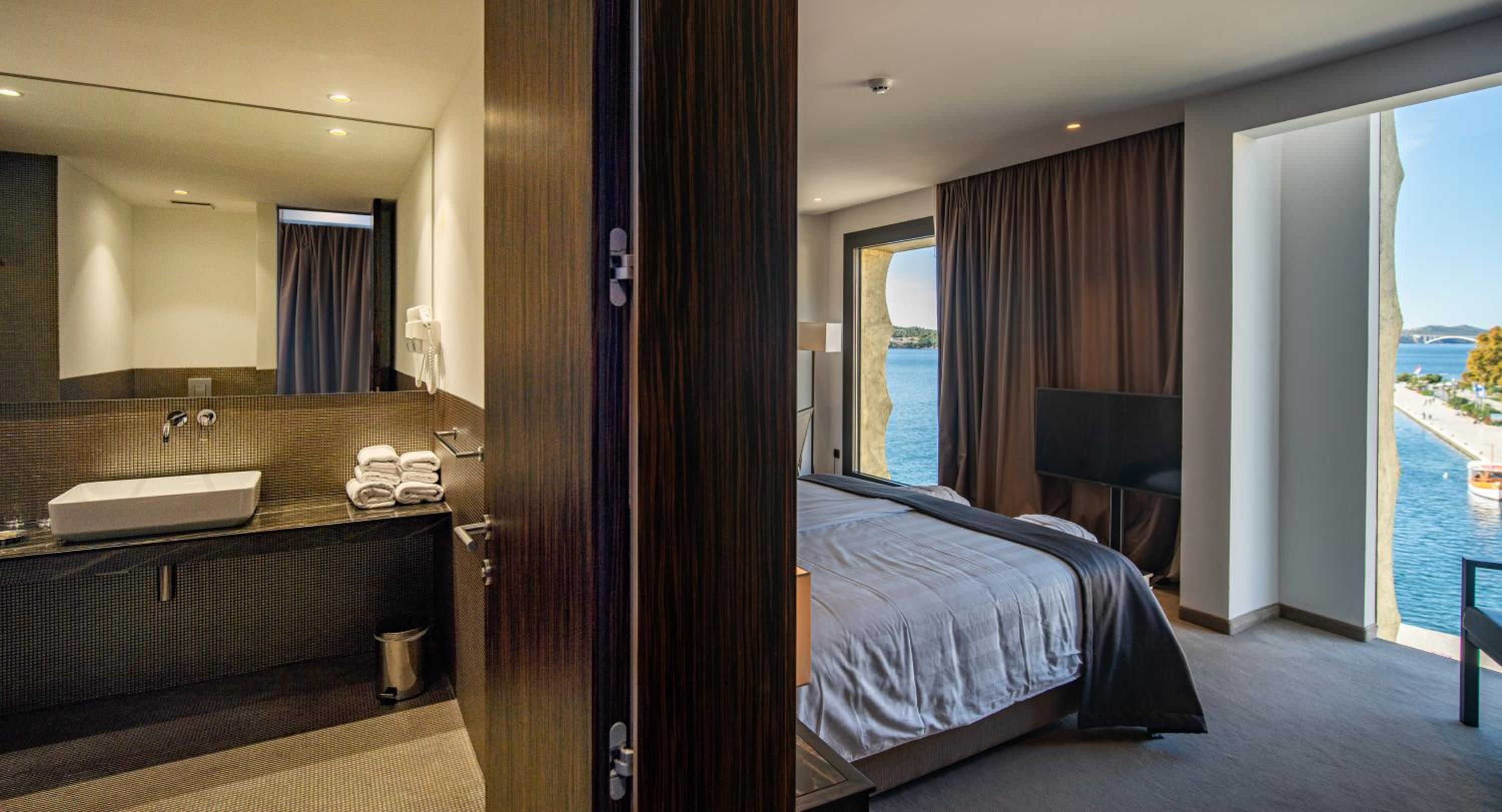 Deluxe Double Room with Sea View