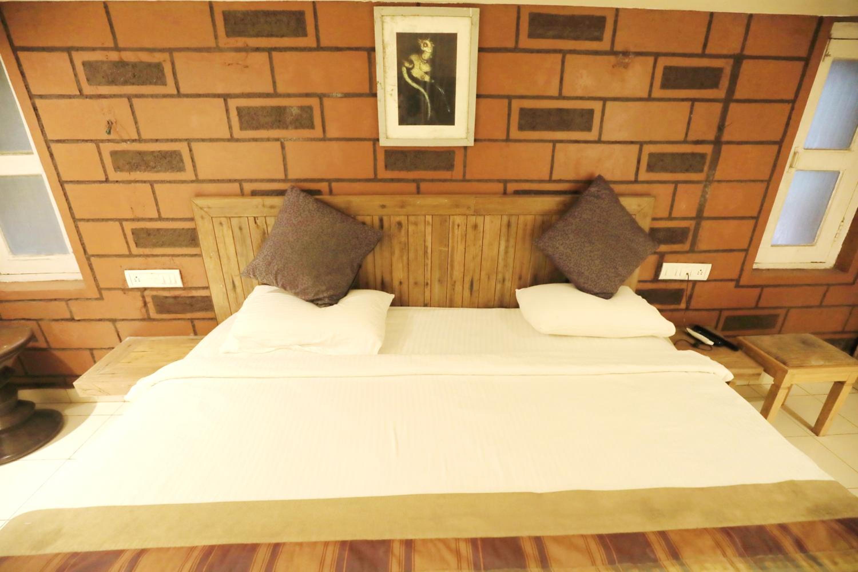 Deluxe Room - Photo 9