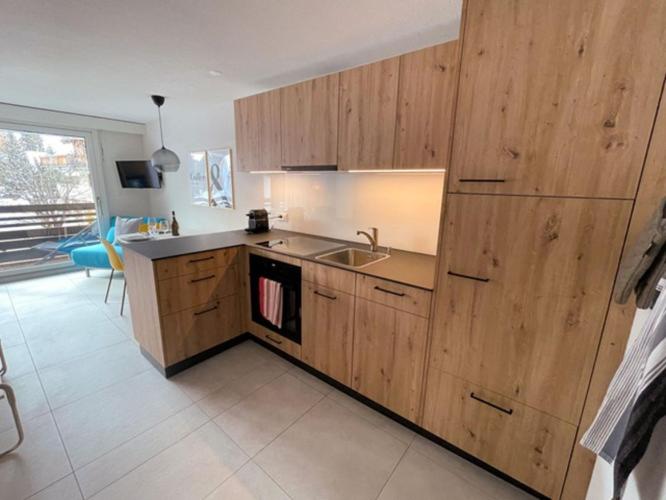 Studio with Balcony - No 25 photo 2