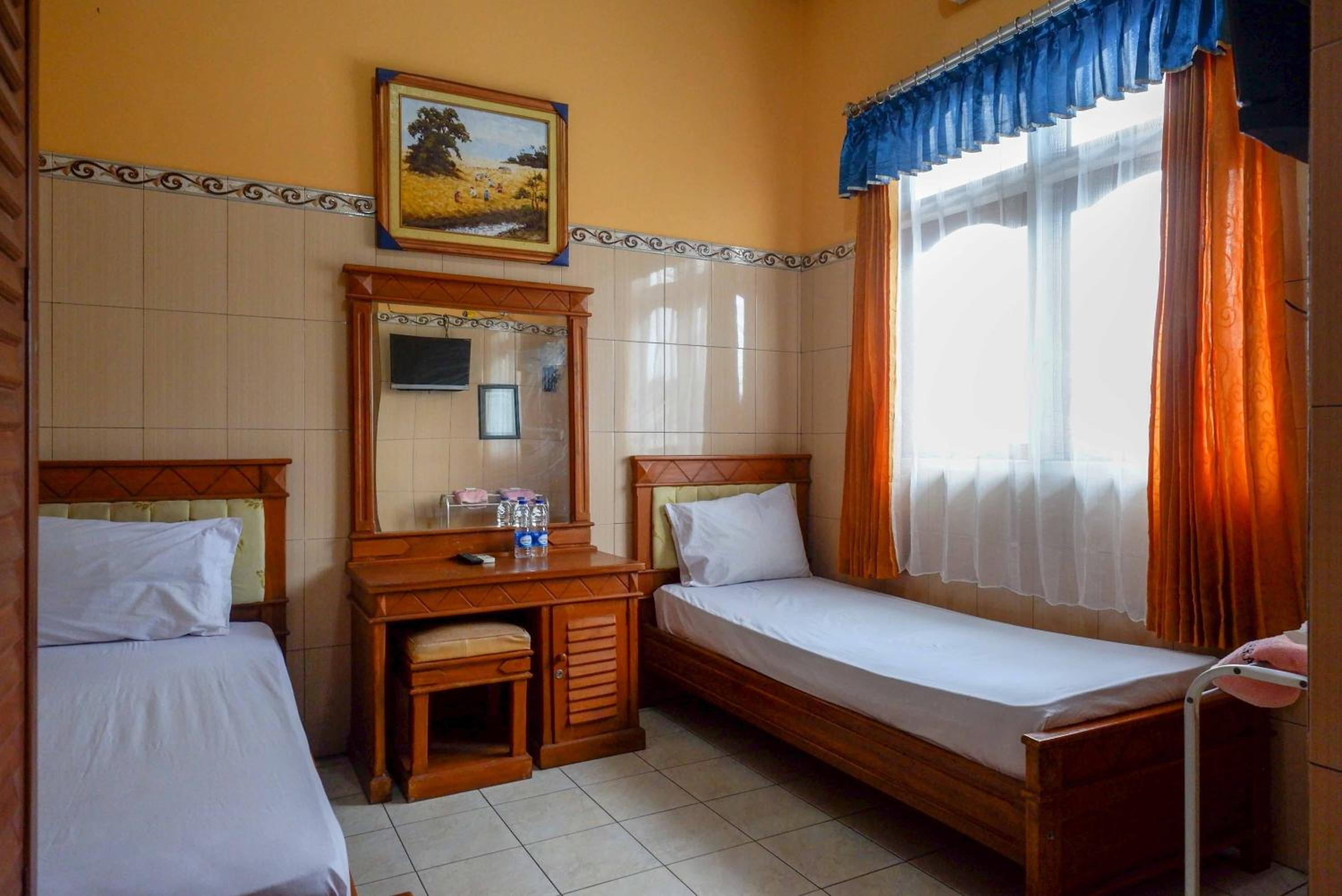 Economy Twin Room