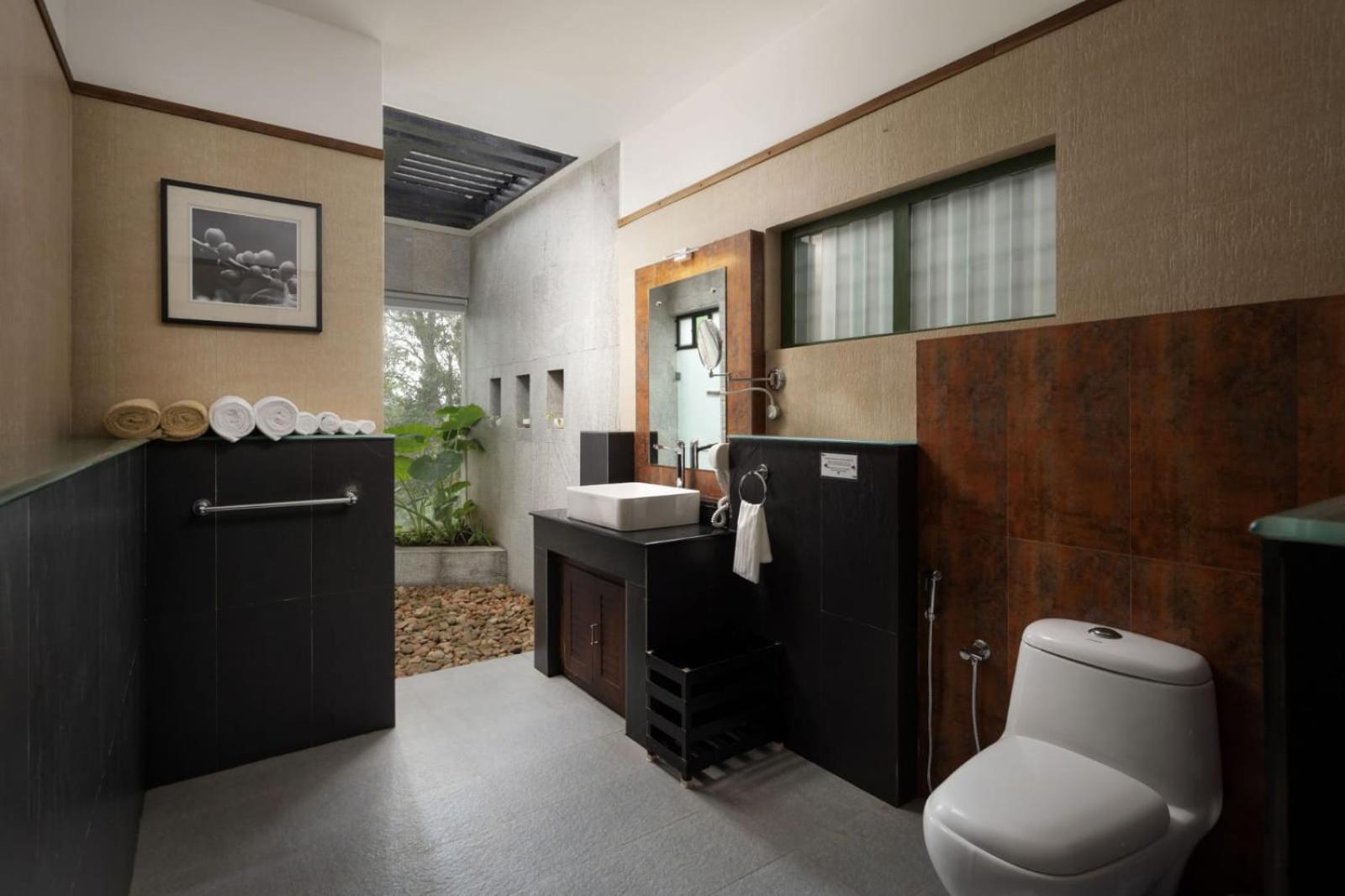 Villa with Private Pool - Photo 7