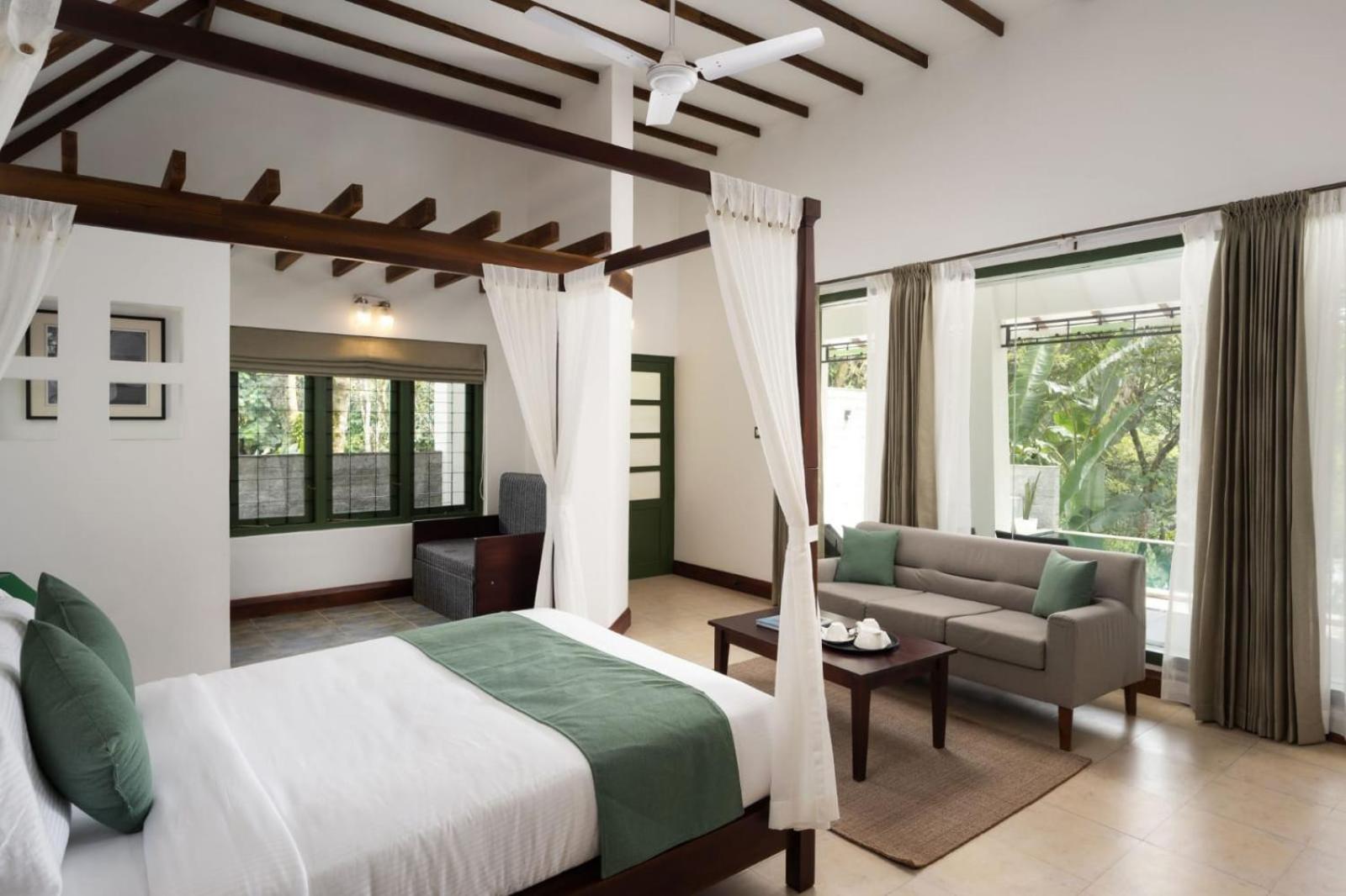Villa with Private Pool - Photo 6