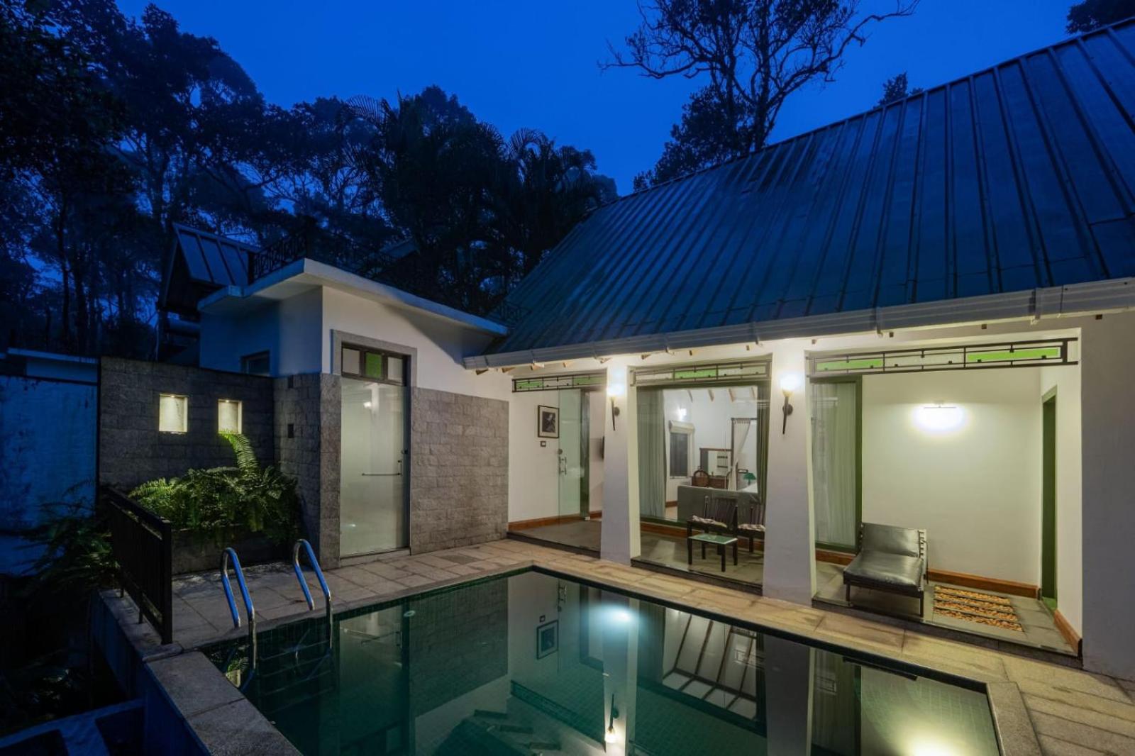 Villa with Private Pool - Photo 10