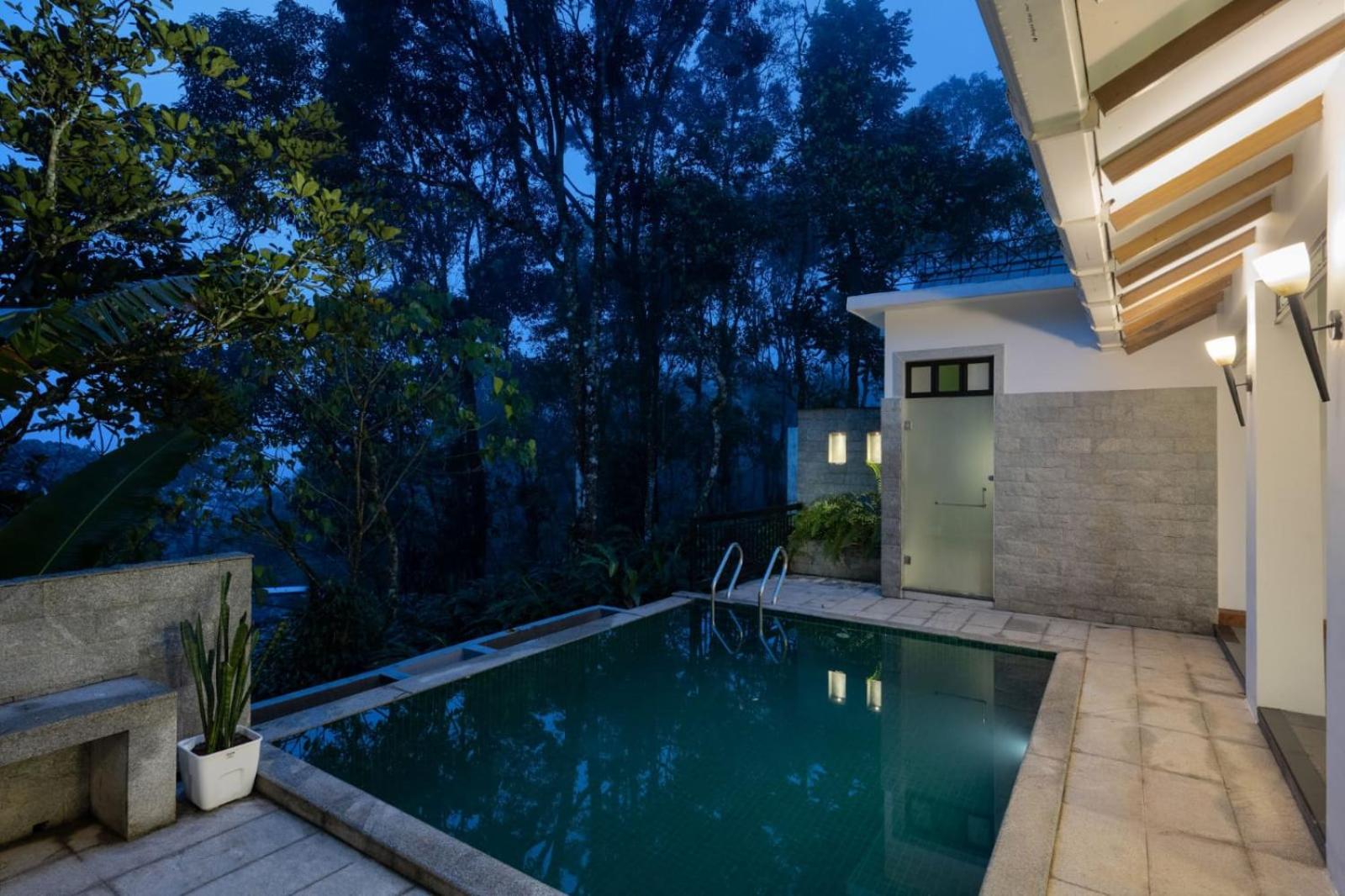 Villa with Private Pool - Photo 11
