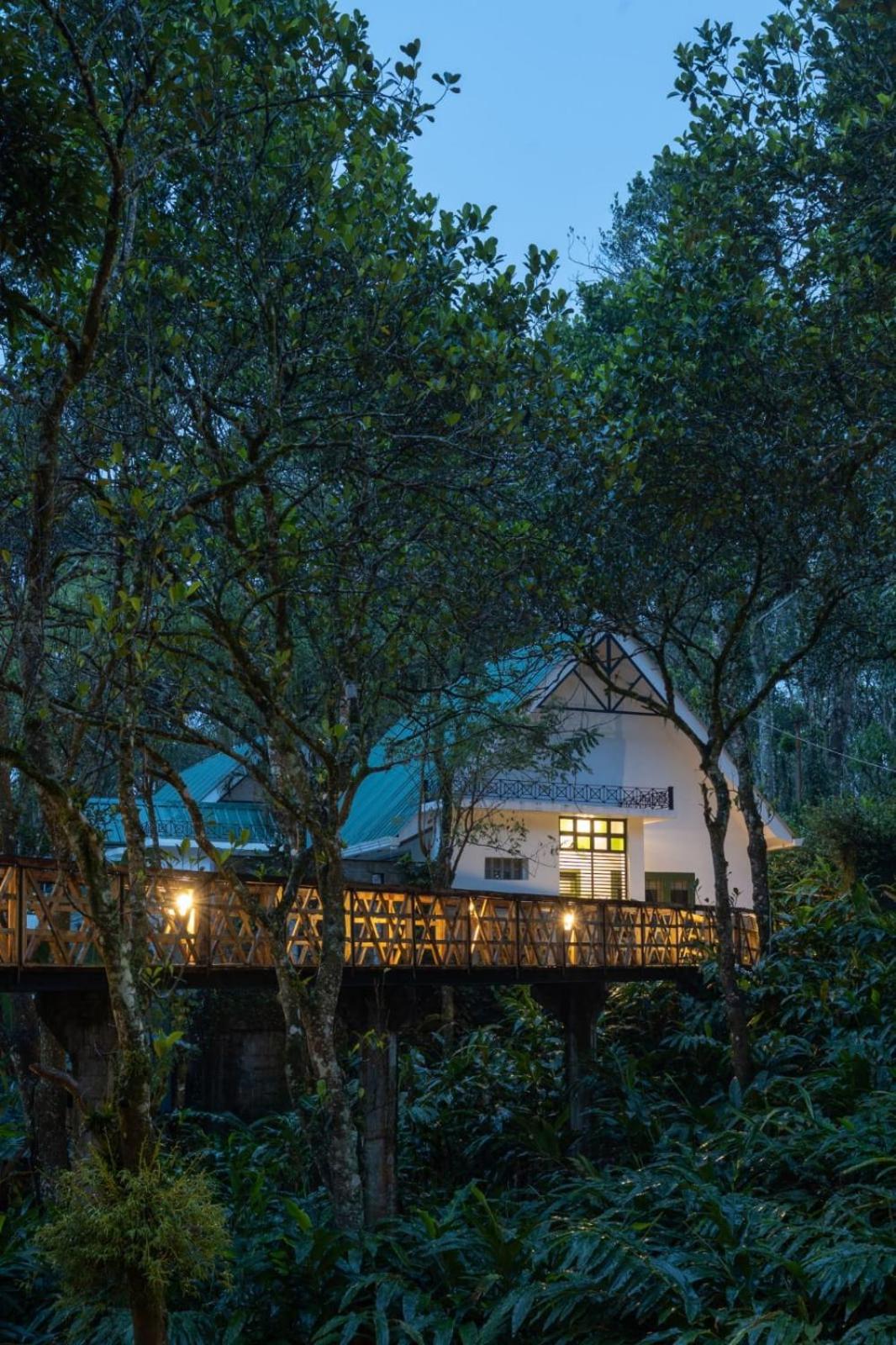 Villa with Private Pool - Photo 3