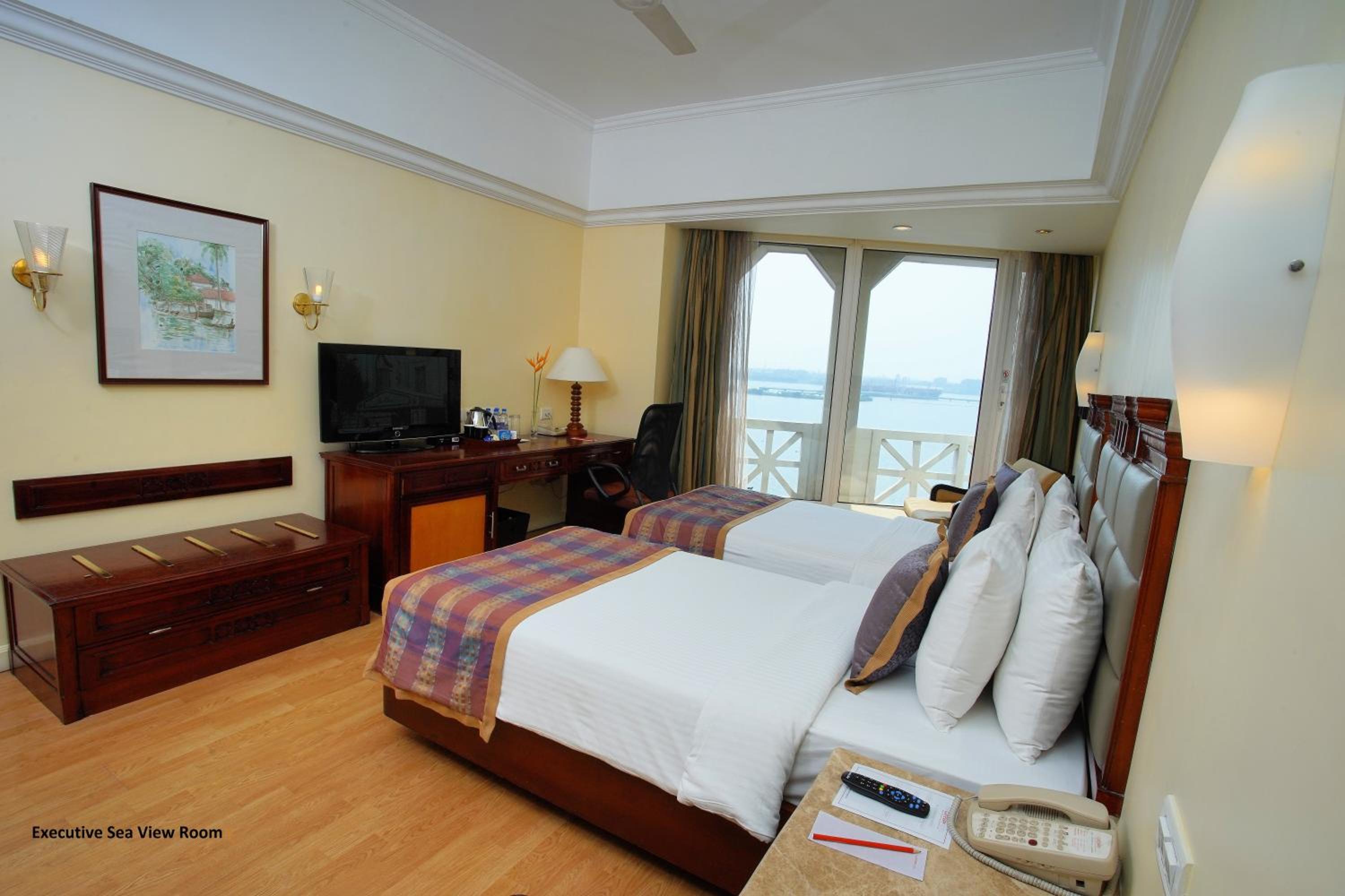 Superior Room Harbor View Twin Bed photo 3