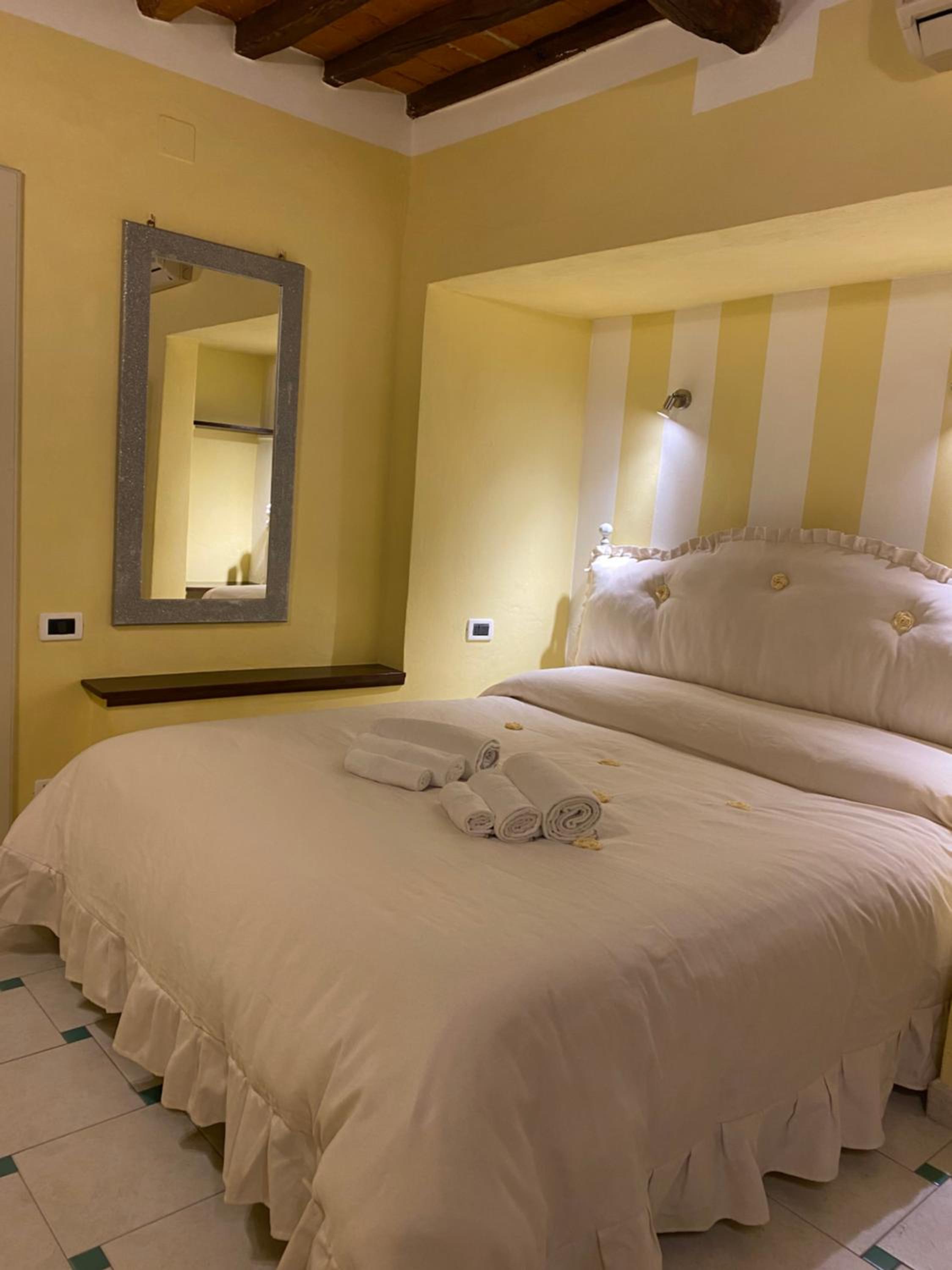 One-Bedroom Apartment - Photo 9