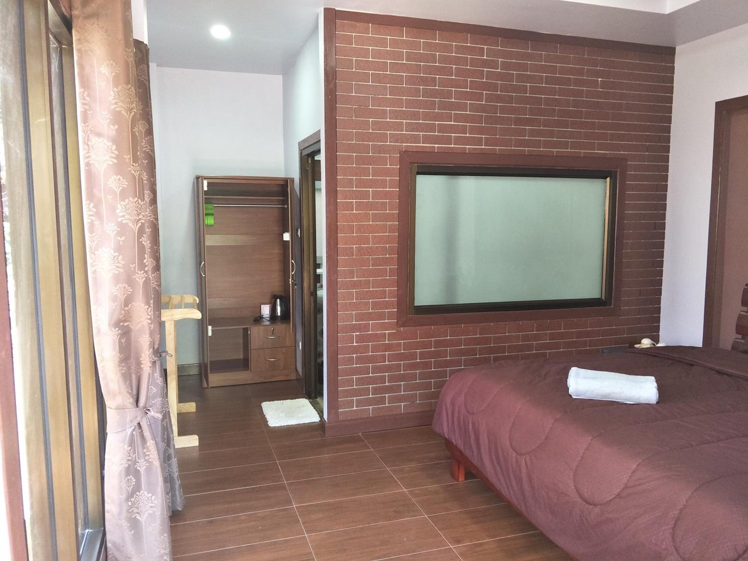 Cottage Air Condition with Garden View