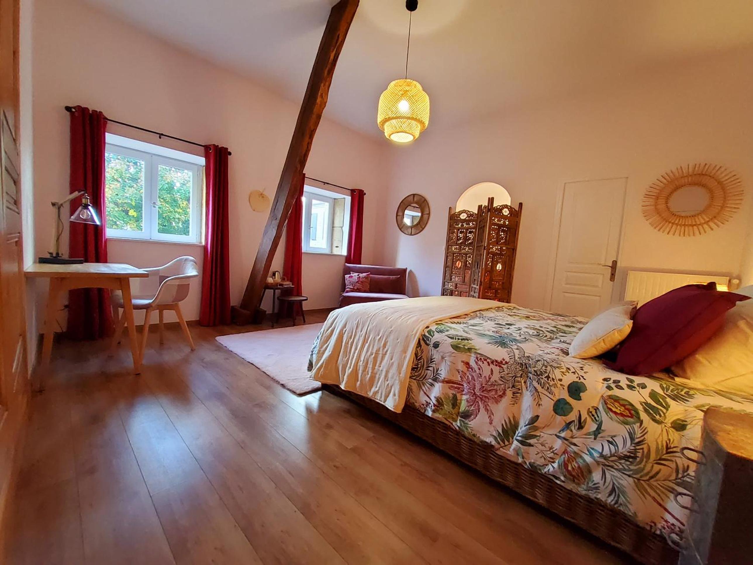 Deluxe Double Room with Extra Bed photo 3