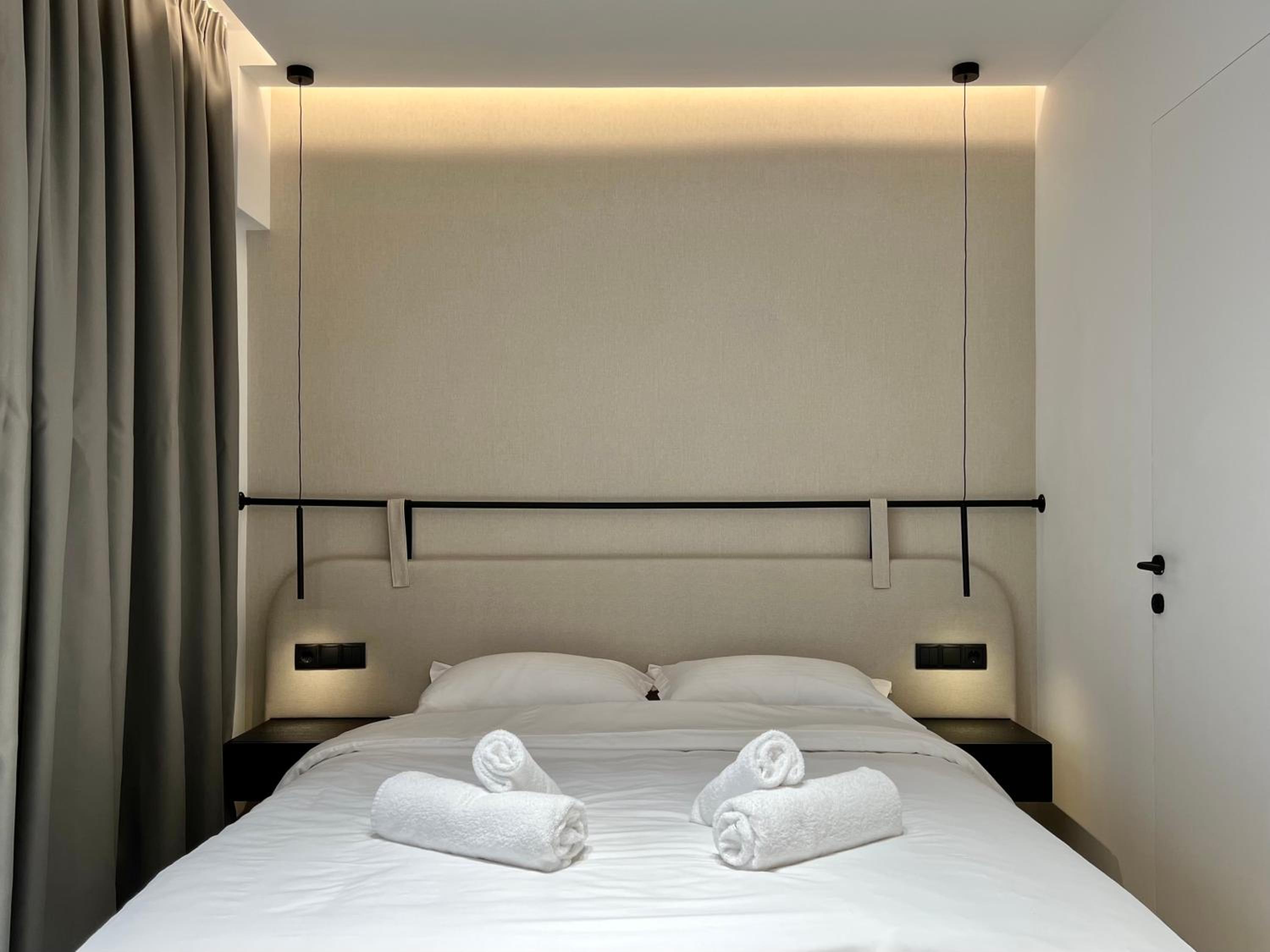 Double Room - Photo 16