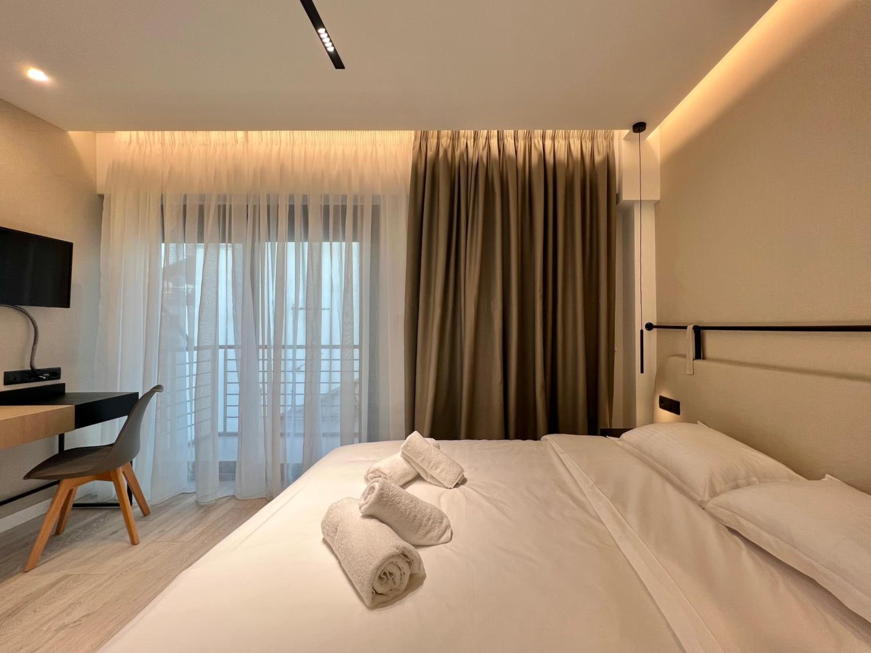 Double Room - Photo 2