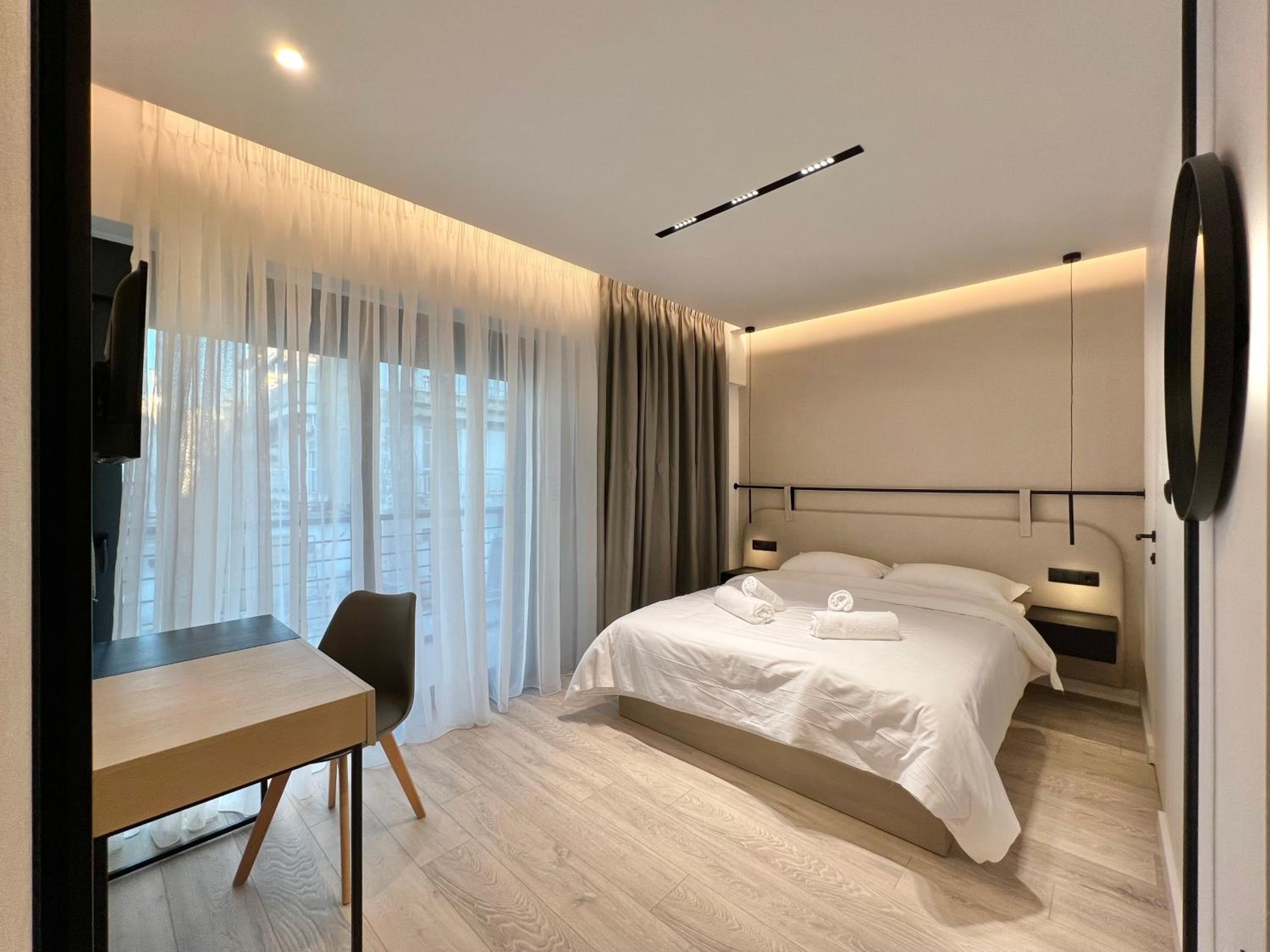 Double Room - Photo 17