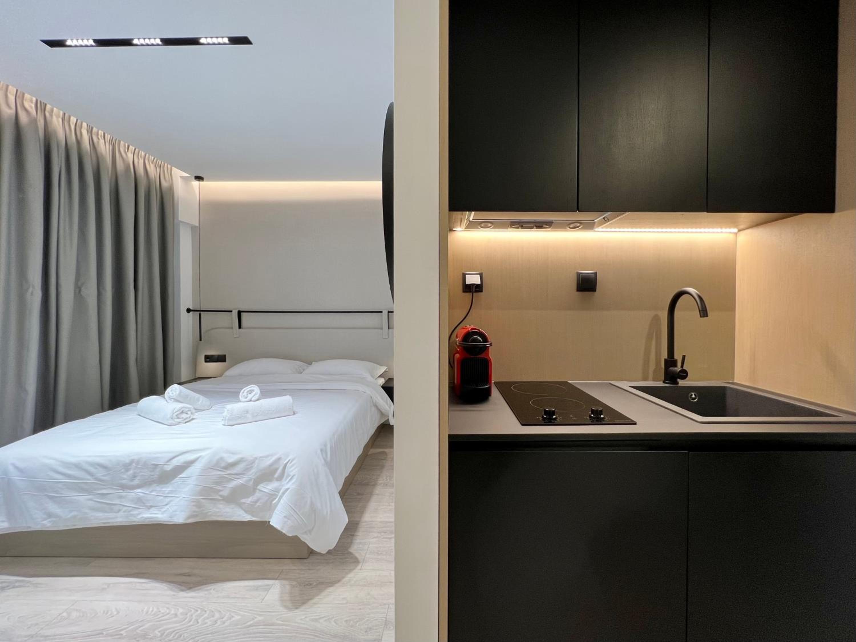 Double Room - Photo 8