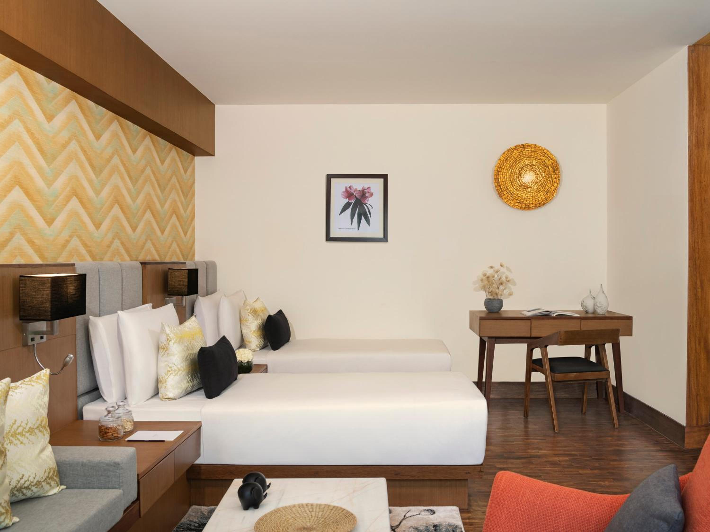 Premium Room Twin Bed Pool View with Balcony - Photo 1