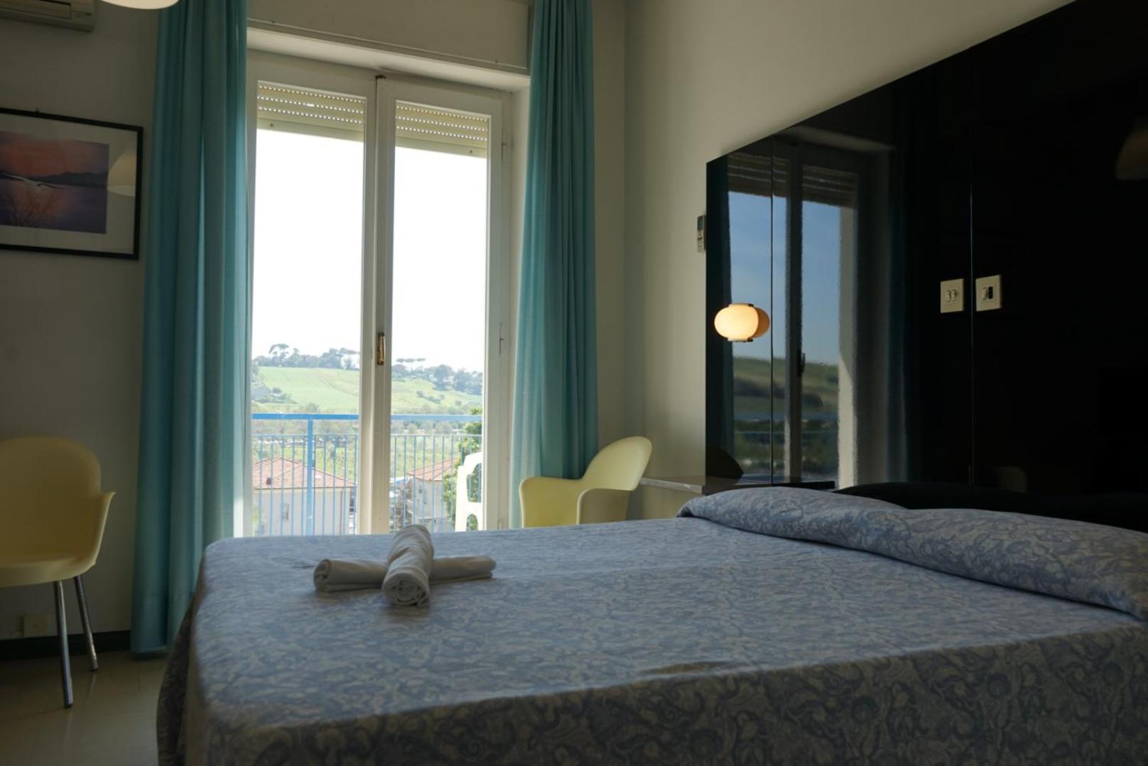 Superior Double or Twin Room with Mountain View