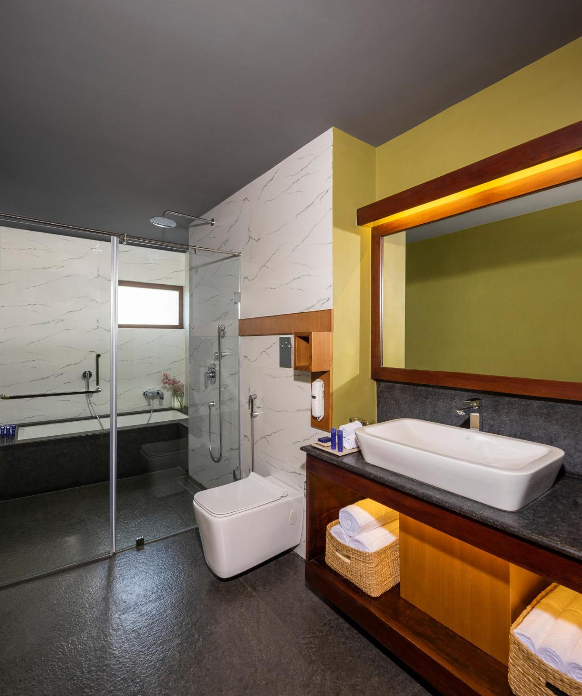 Premium Suite Pool View - Photo 4