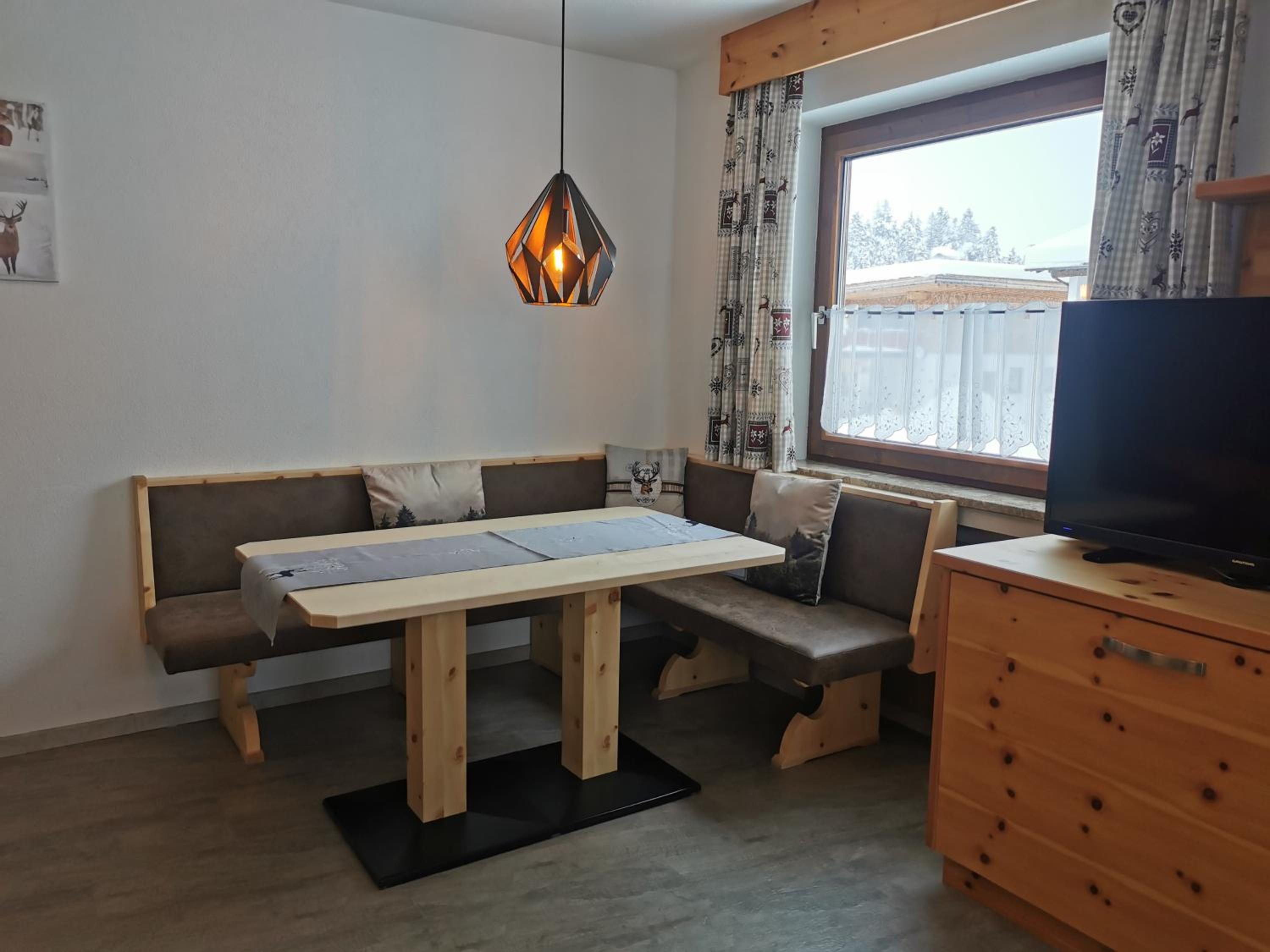 Apartment with Mountain View photo 2